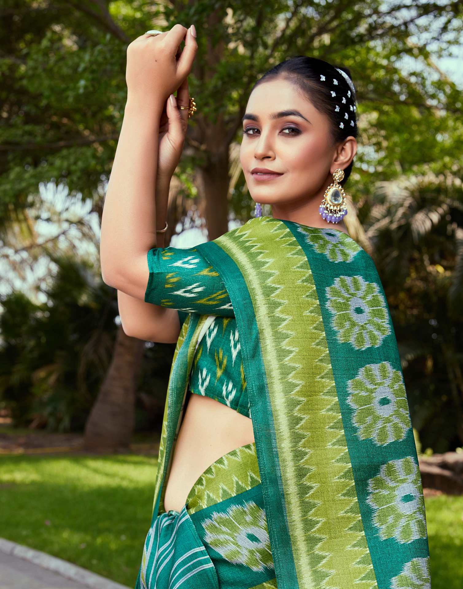 Dark Green Cotton Blend Ikkat Printed Saree - Image 4