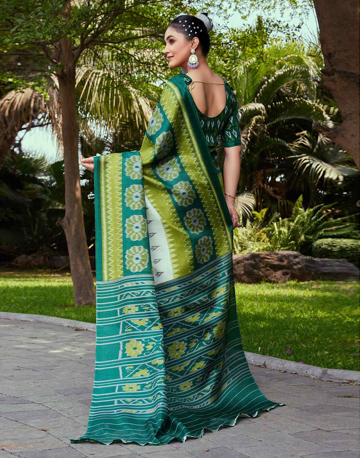 Dark Green Cotton Blend Ikkat Printed Saree - Image 6