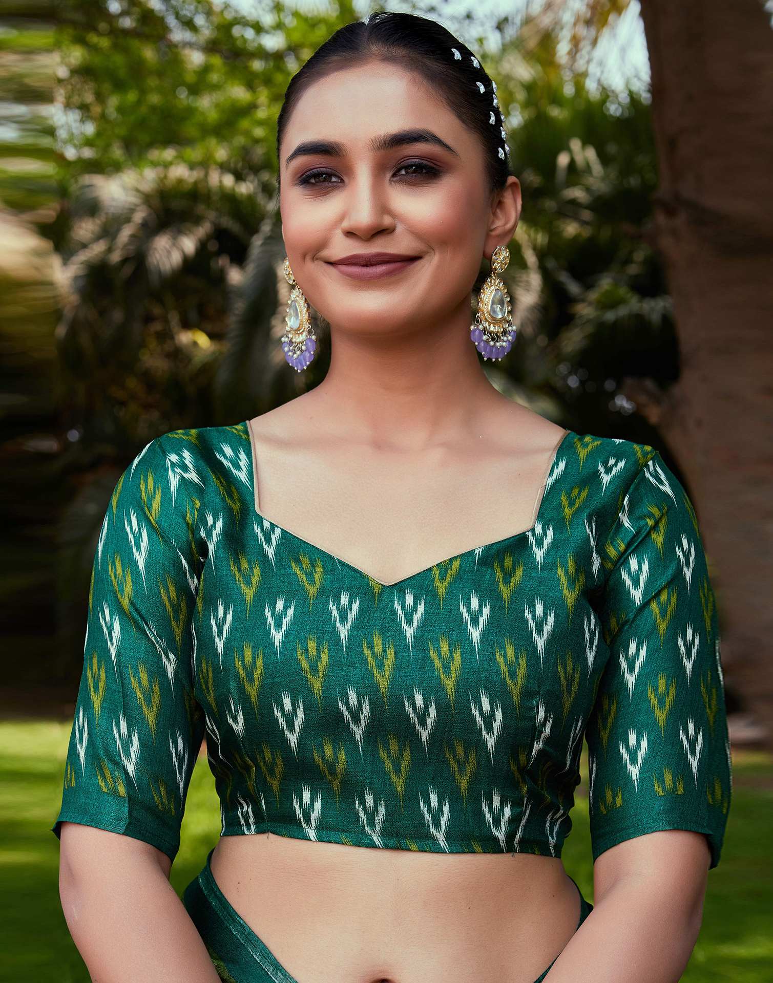 Dark Green Cotton Blend Ikkat Printed Saree - Image 9