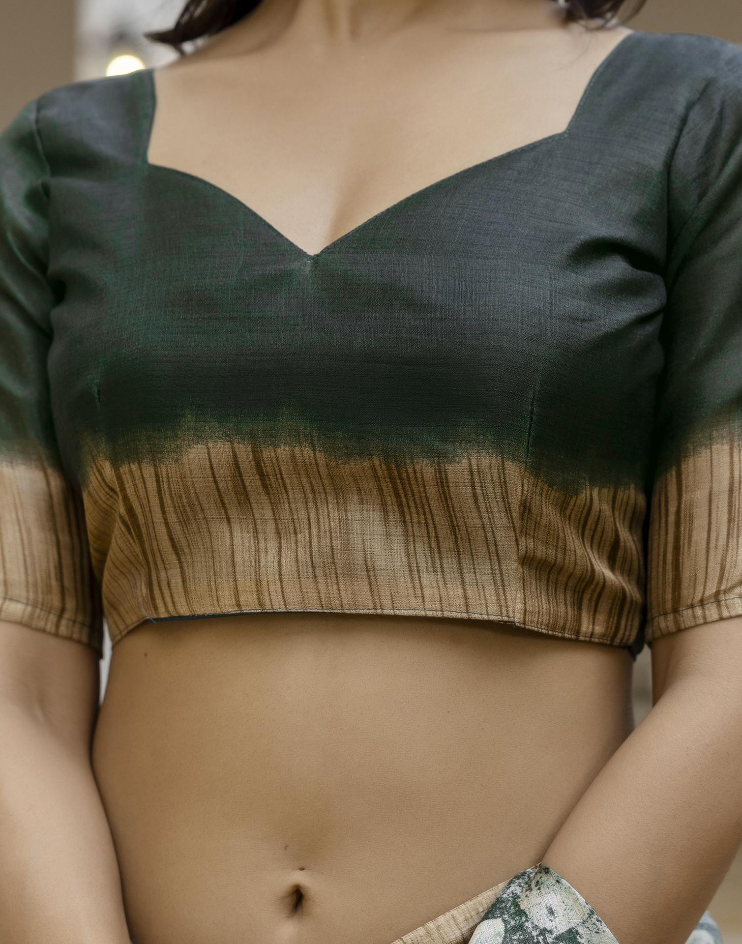 Dark Green Cotton Blend Printed Saree - Image 10