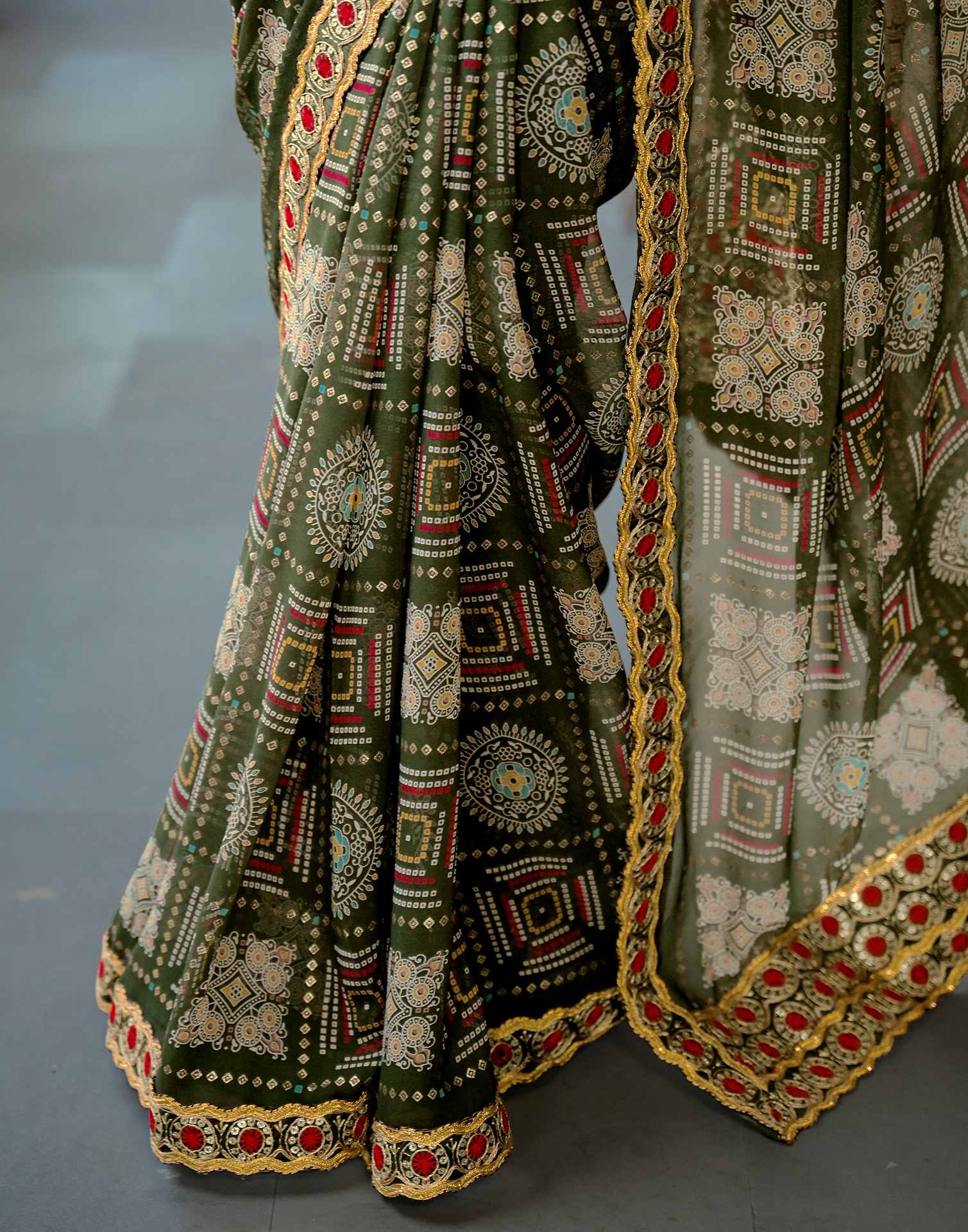 Dark Green Georgette Bandhani Printed Lace Saree - Image 9