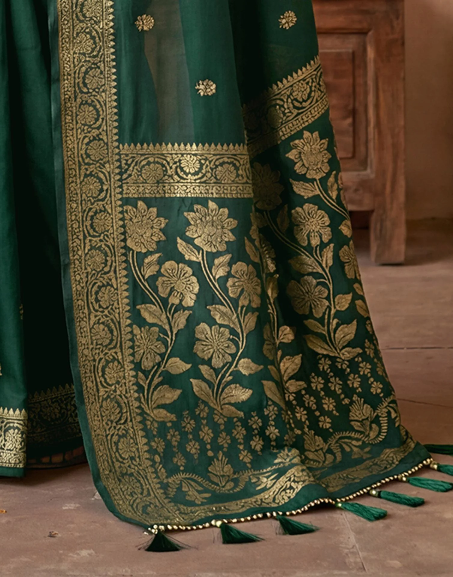 Dark Green Georgette Foil Printed Saree - Image 8