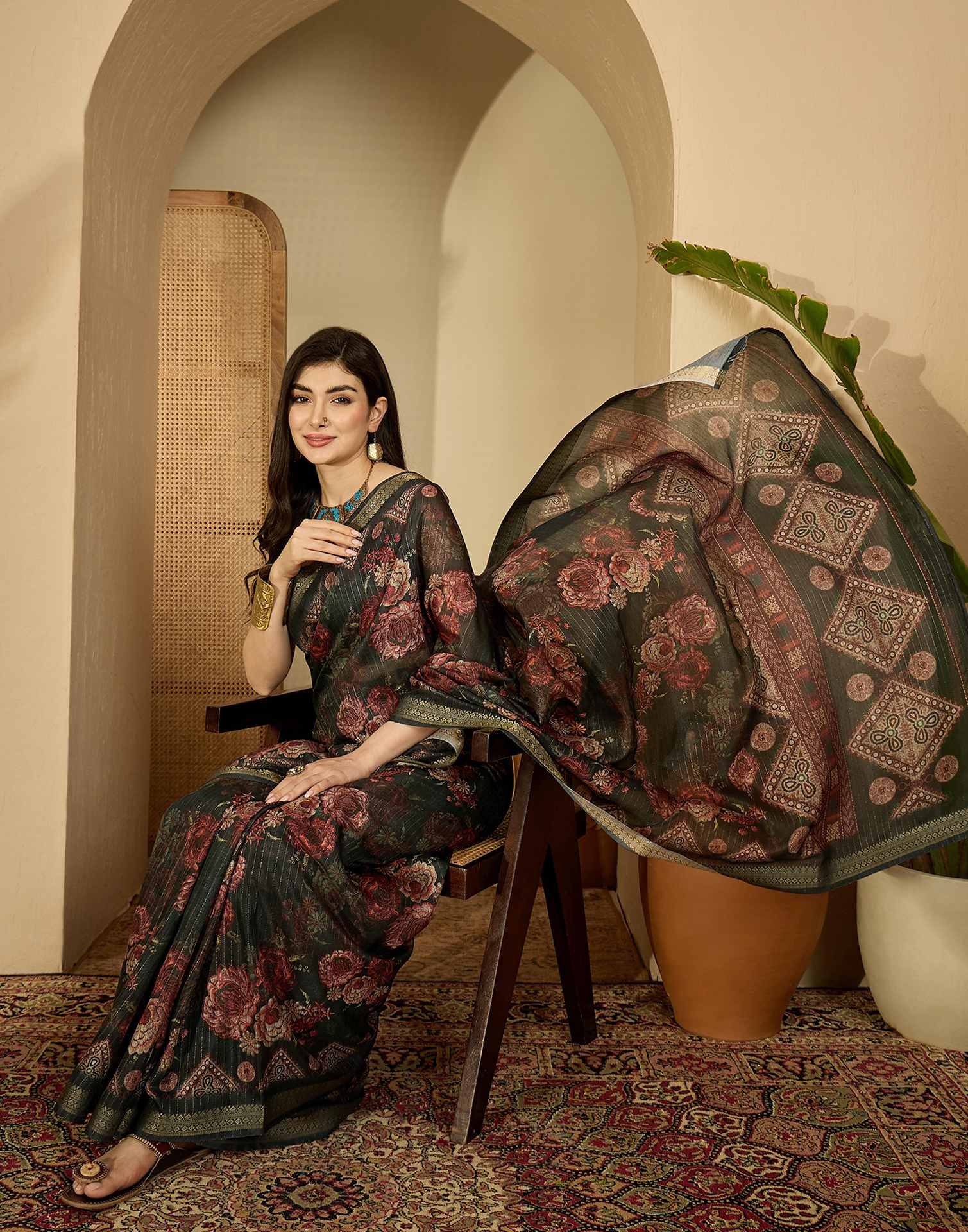 Dark Green Silk Floral Printed Saree - Image 7
