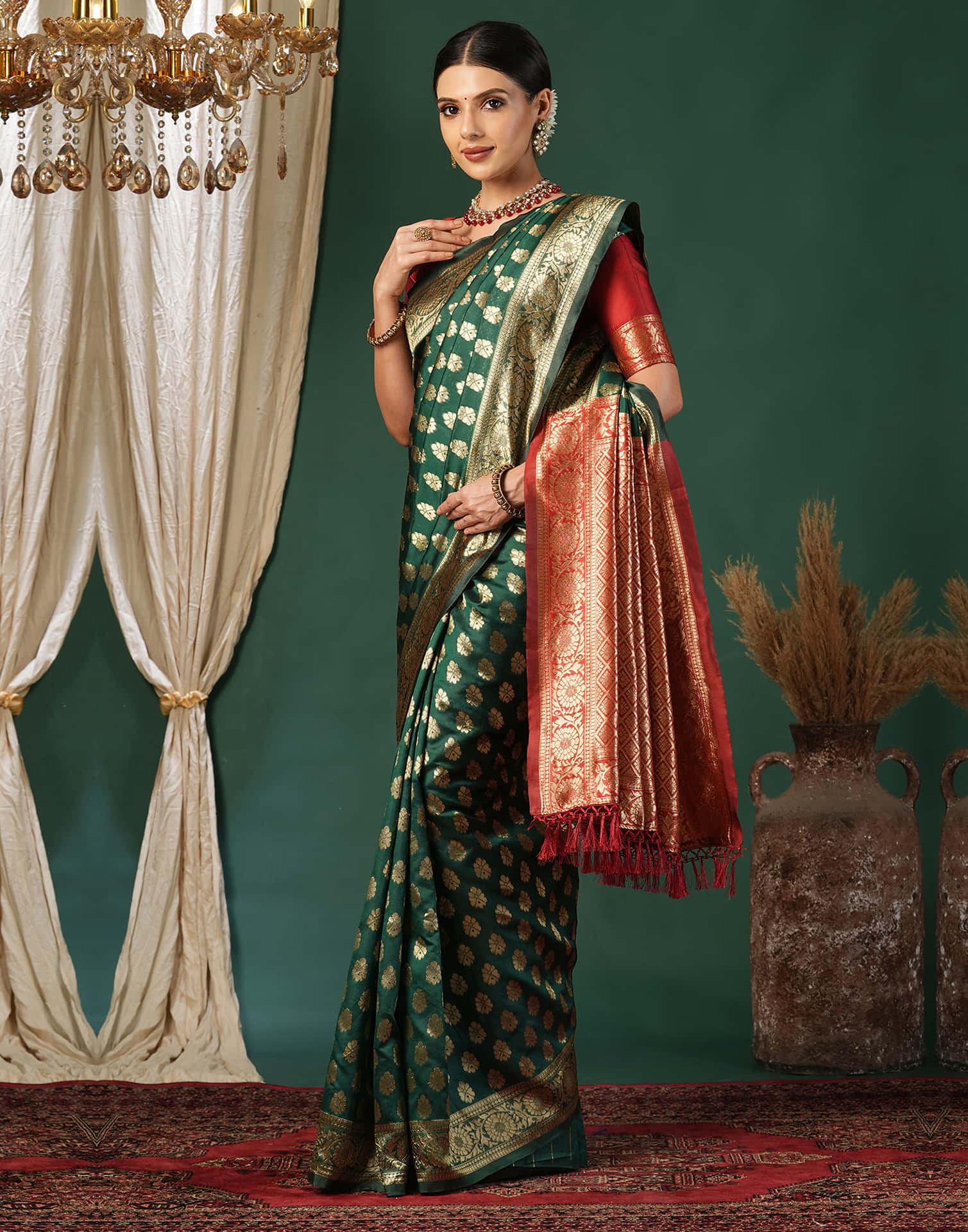Green Silk Blend Woven Banarasi Saree - Image 4