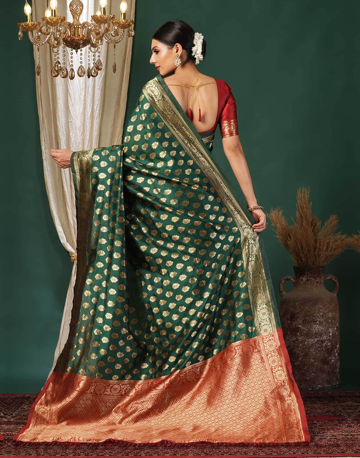 Green Silk Blend Woven Banarasi Saree - Image 5