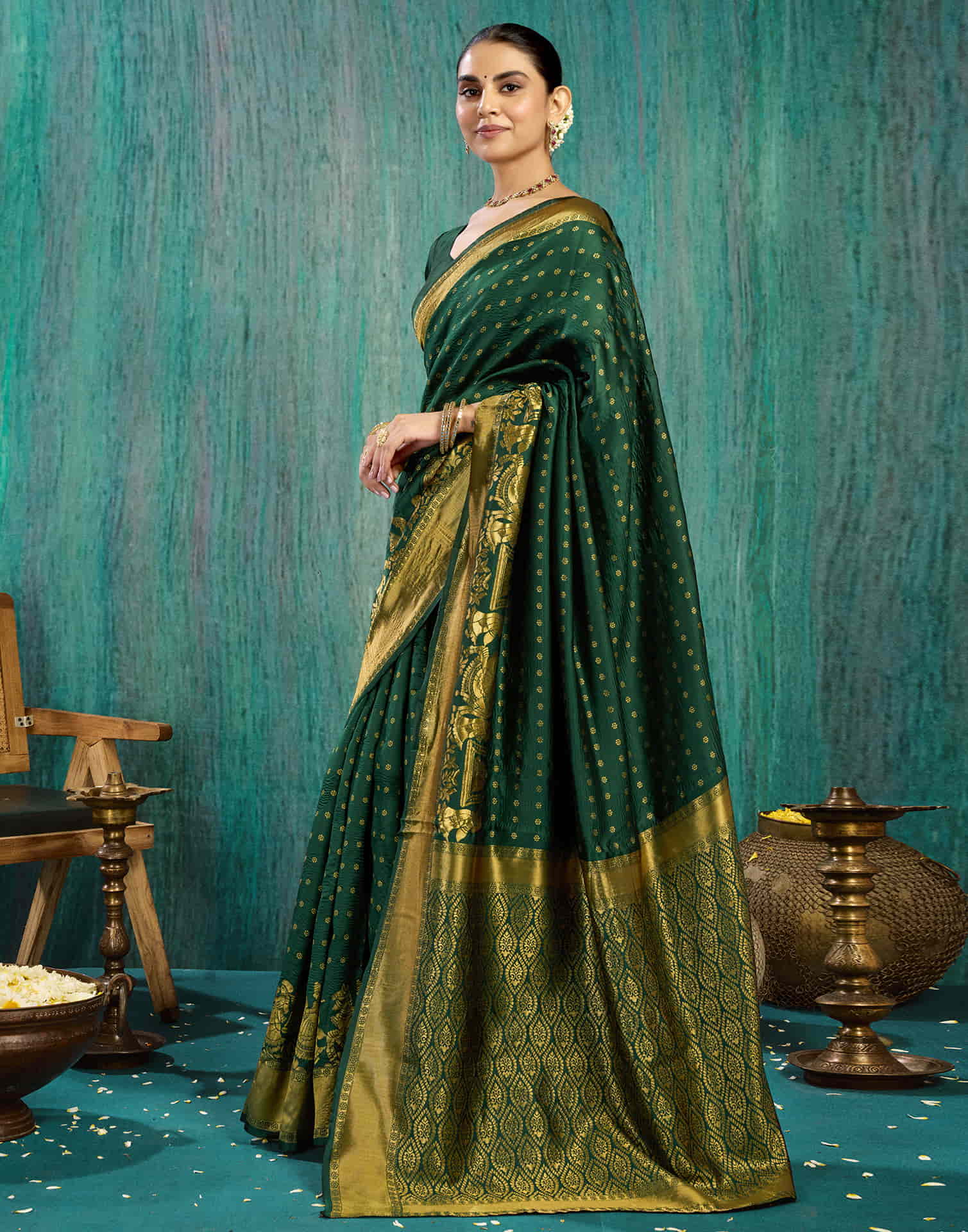 Green Silk Woven Kanjivaram Saree - Image 4