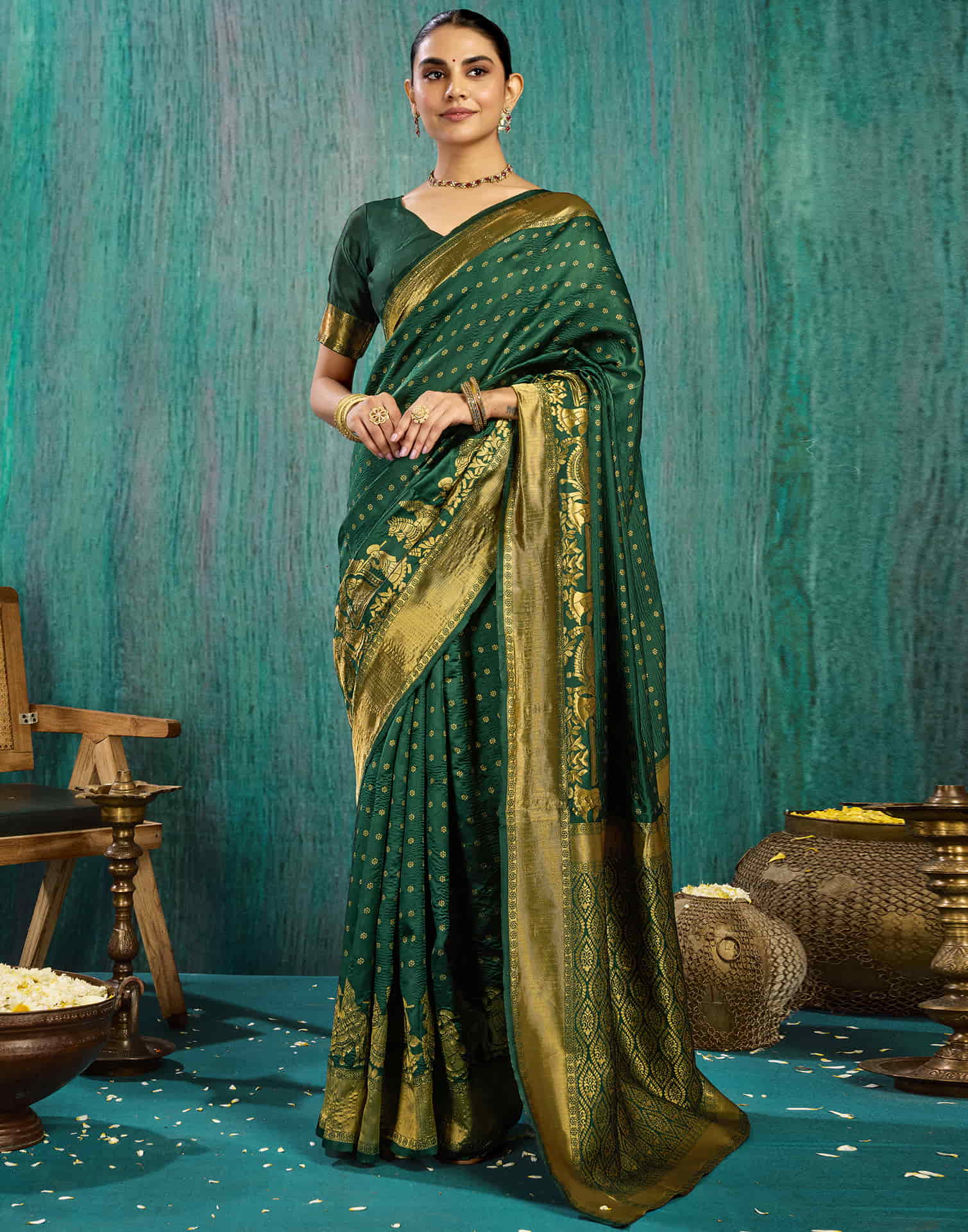 Green Silk Woven Kanjivaram Saree - Image 5