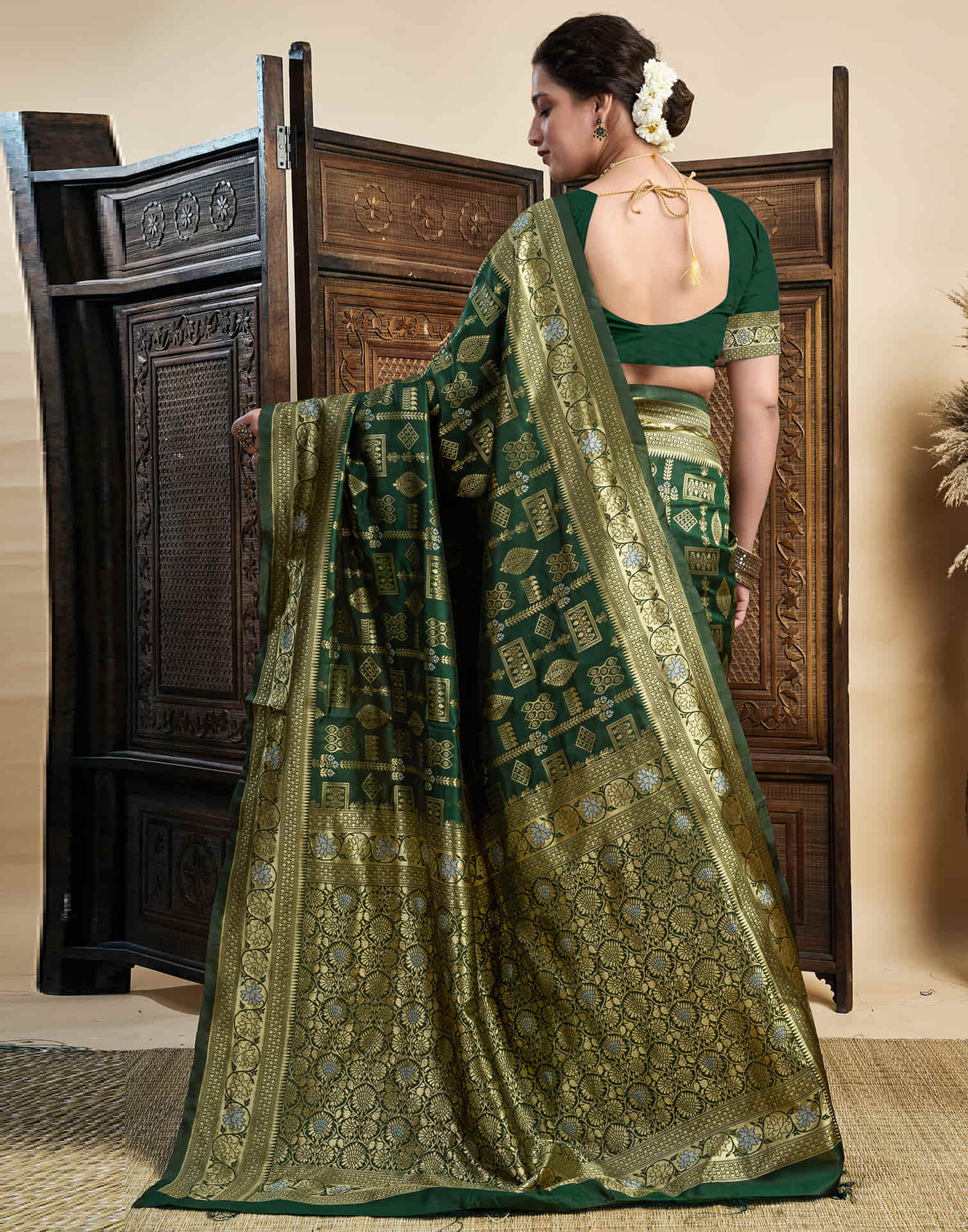 Dark Green Silk Woven Banarasi Saree - Image 6