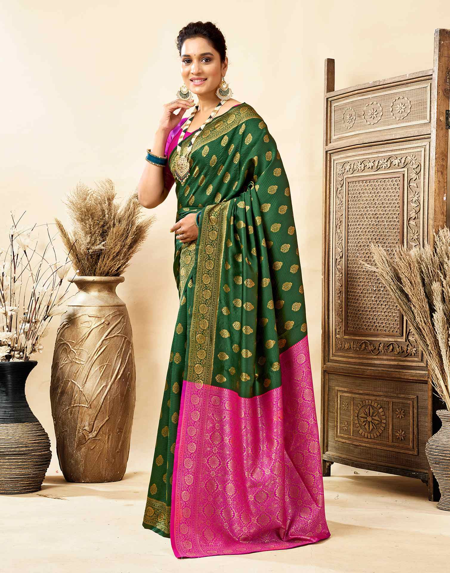 Dark Green Silk Woven Banarasi Saree - Image 4