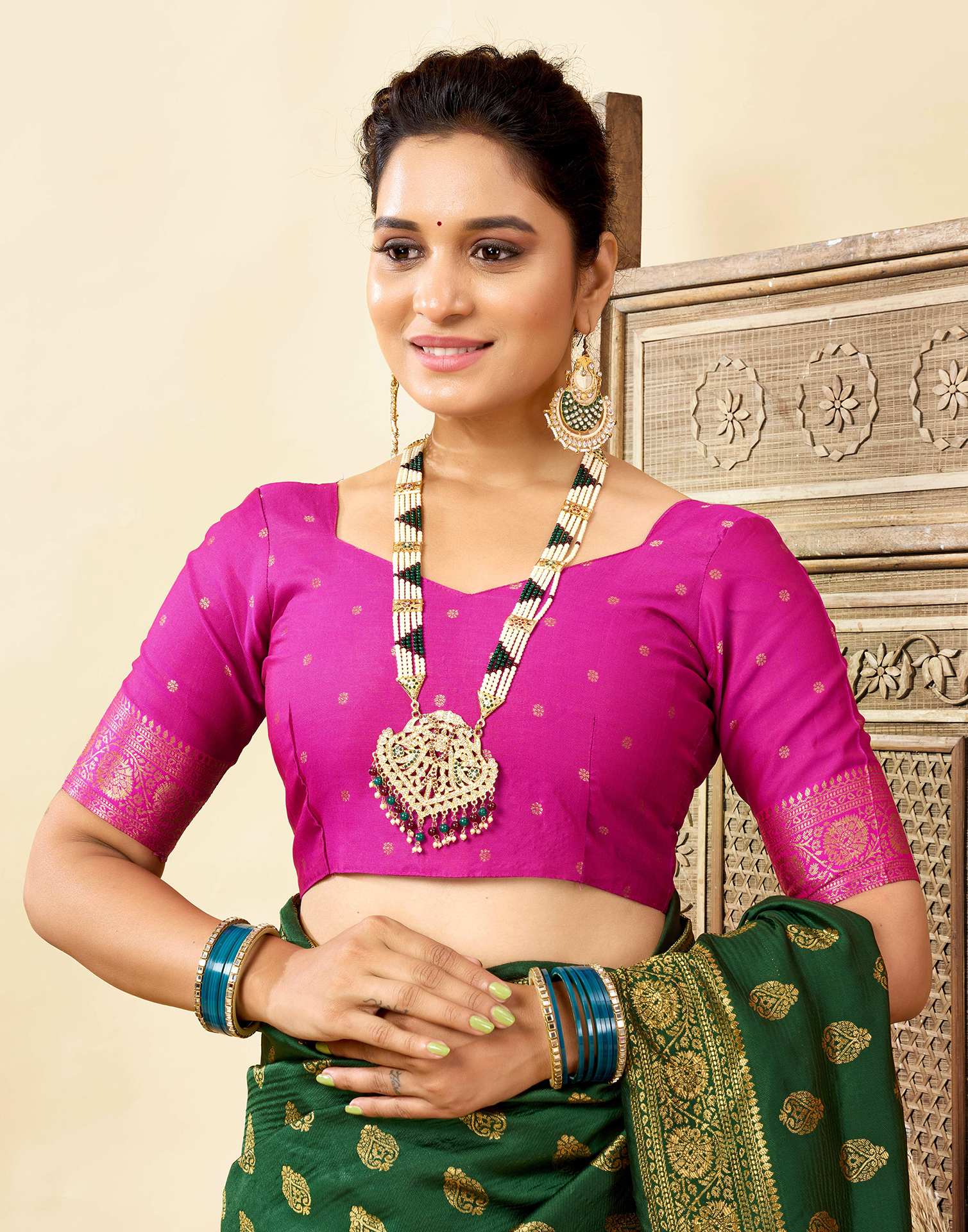 Dark Green Silk Woven Banarasi Saree - Image 8