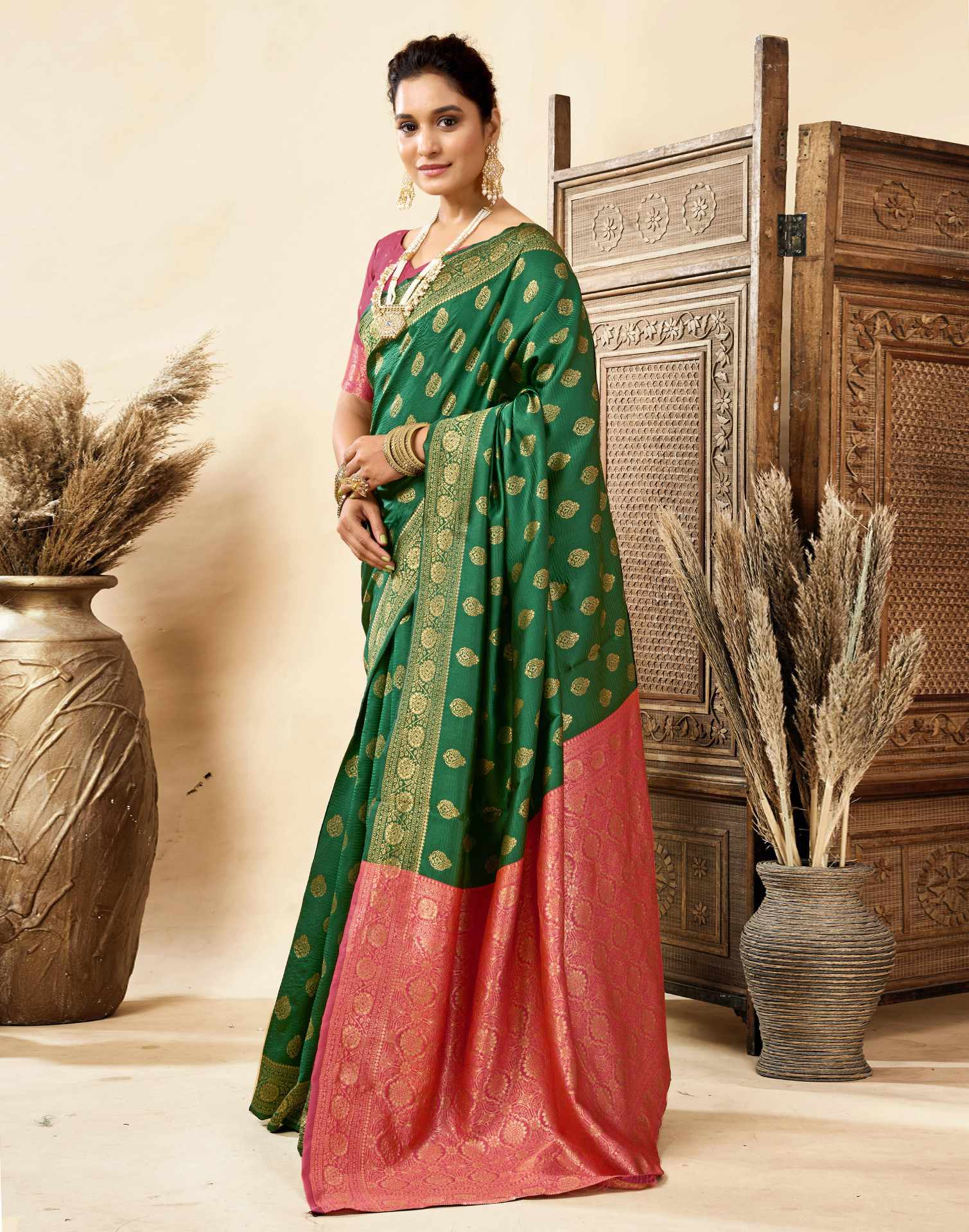 Dark Green Silk Woven Banarasi Saree - Image 4
