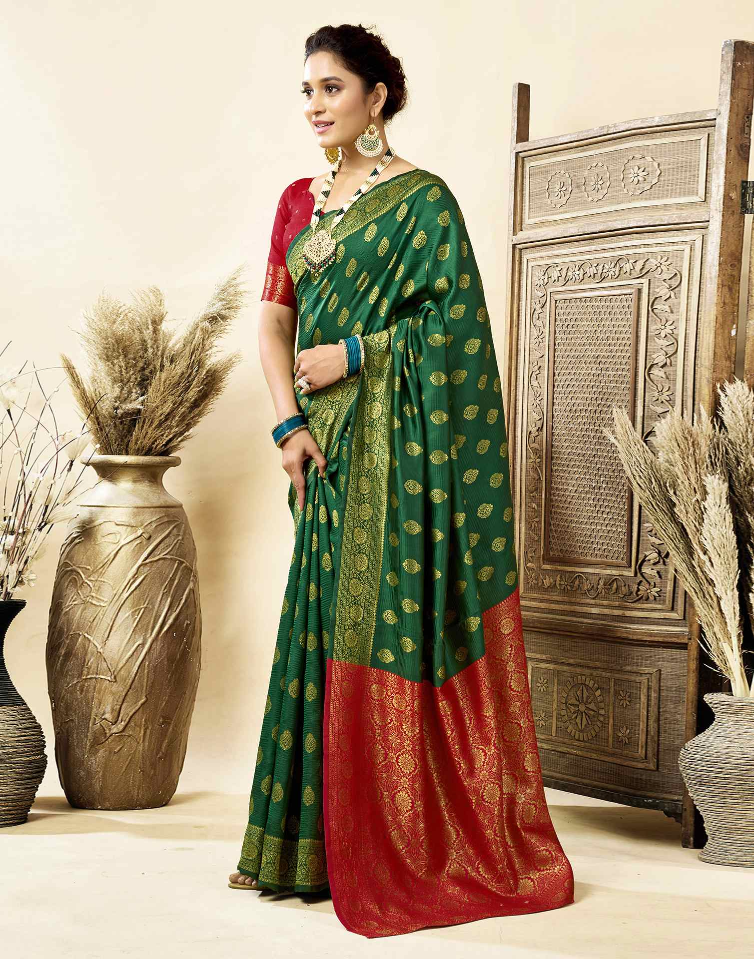 Dark Green Silk Woven Banarasi Saree - Image 4