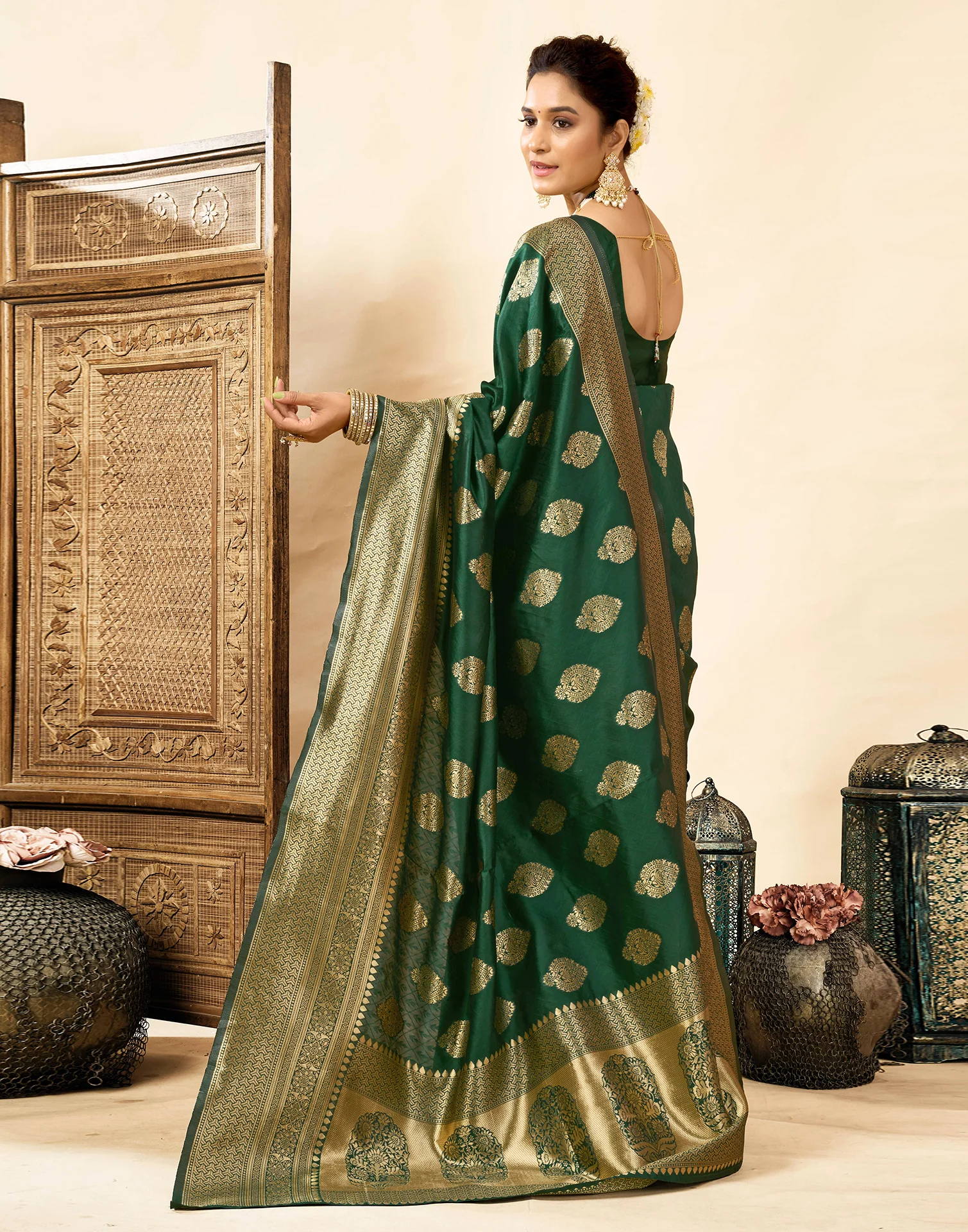 Dark Green Silk Woven Banarasi Saree - Image 4