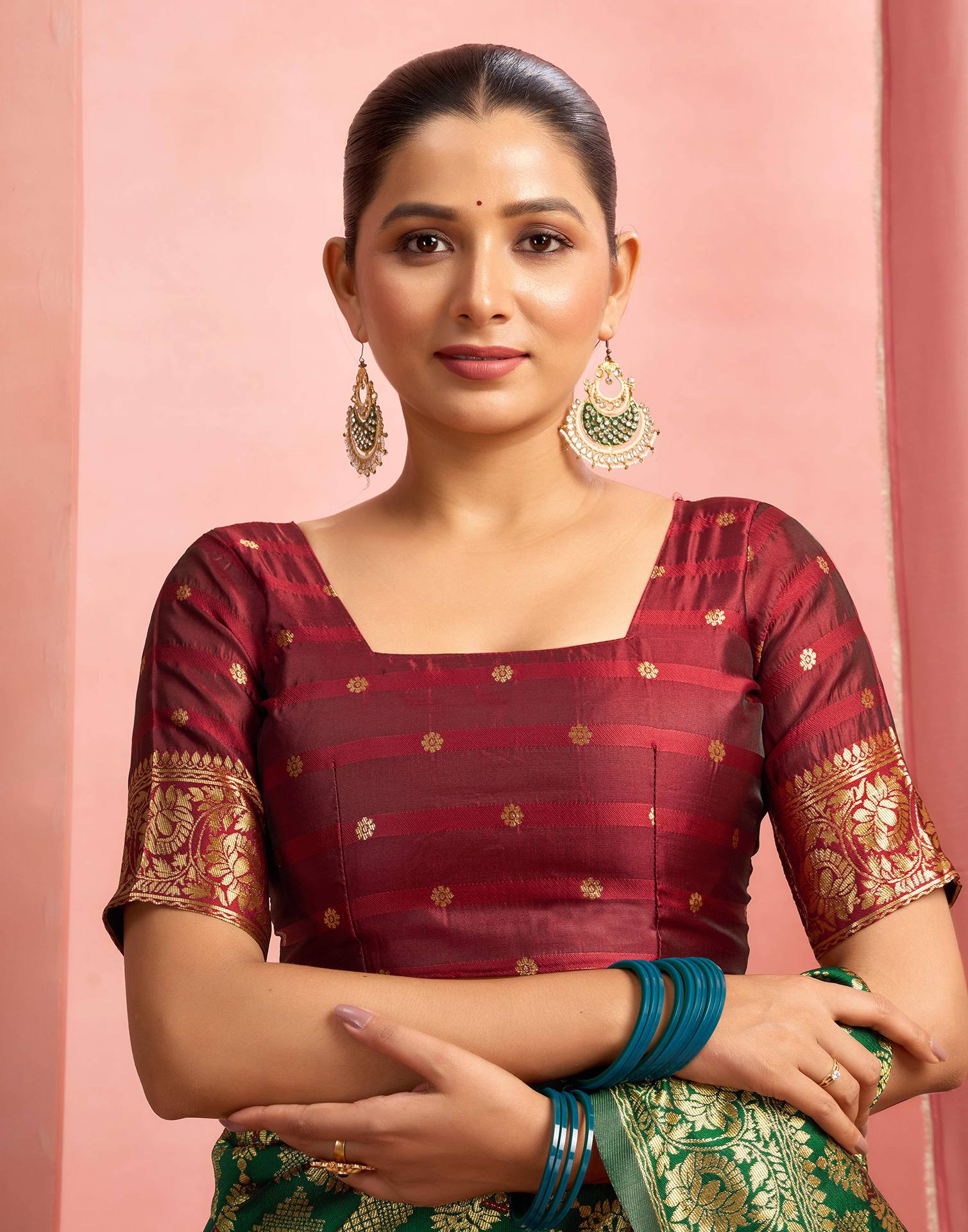 Dark Green Silk Woven Banarasi Saree - Image 7