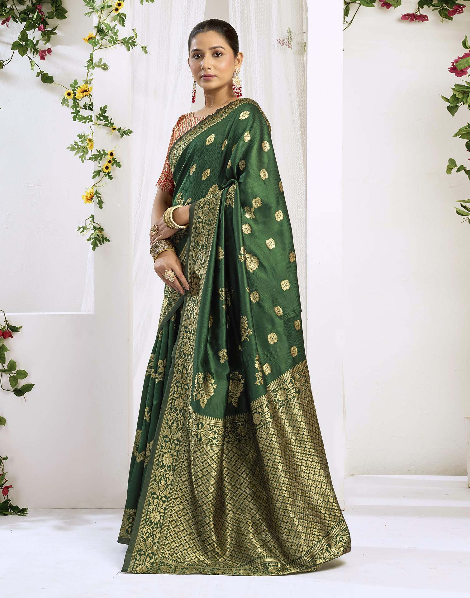 Dark Green Silk Woven Banarasi Saree - Image 4