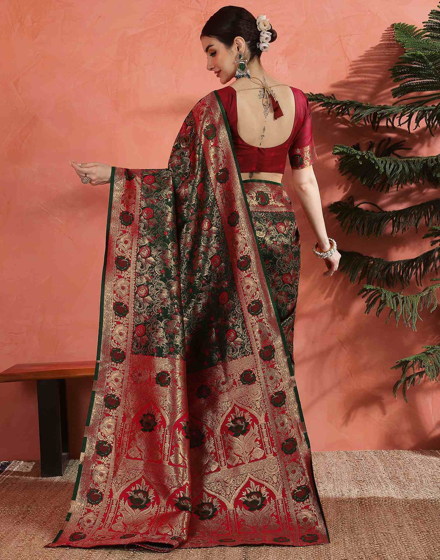 Dark Green Silk Woven Banarasi Saree - Image 7