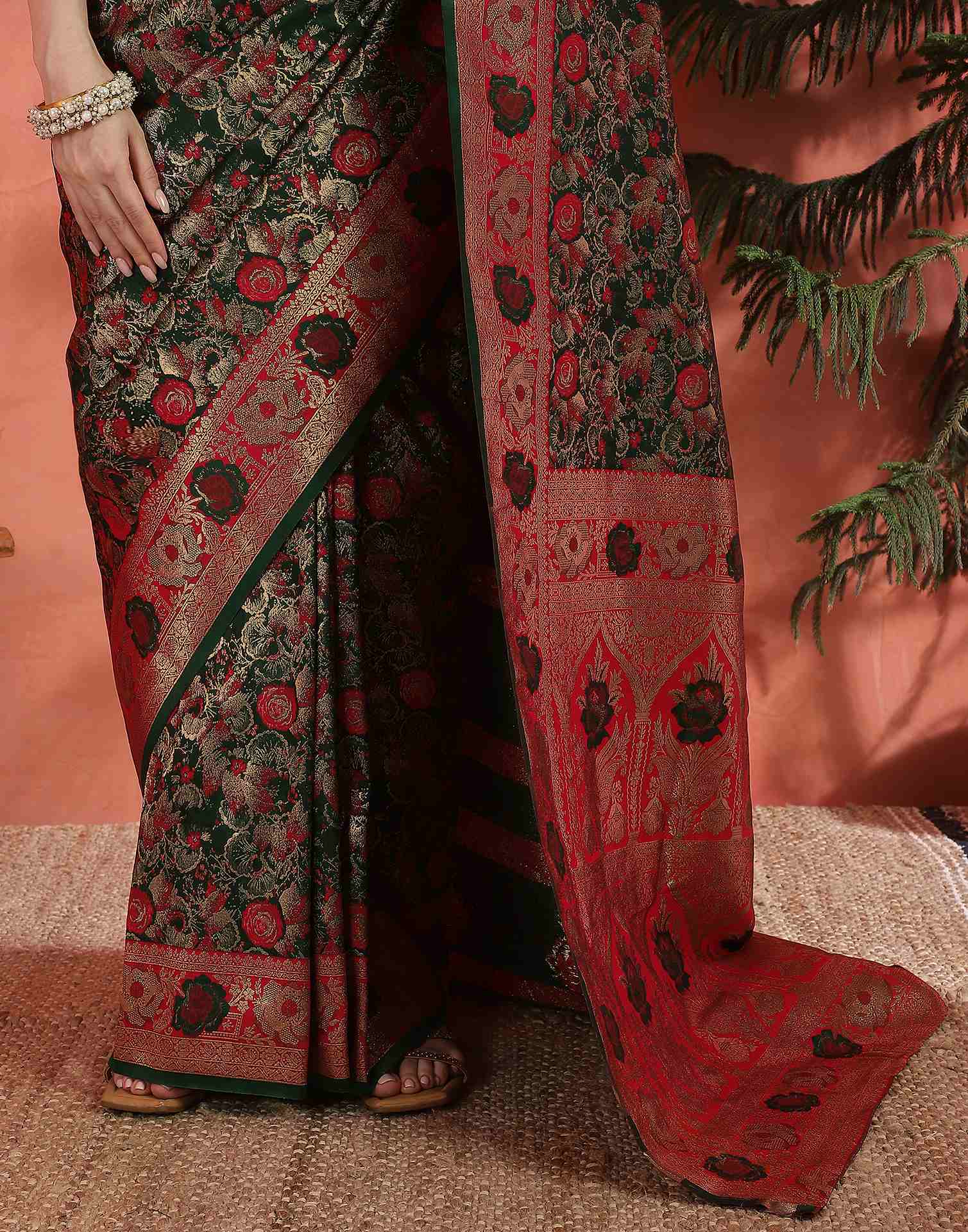 Dark Green Silk Woven Banarasi Saree - Image 8