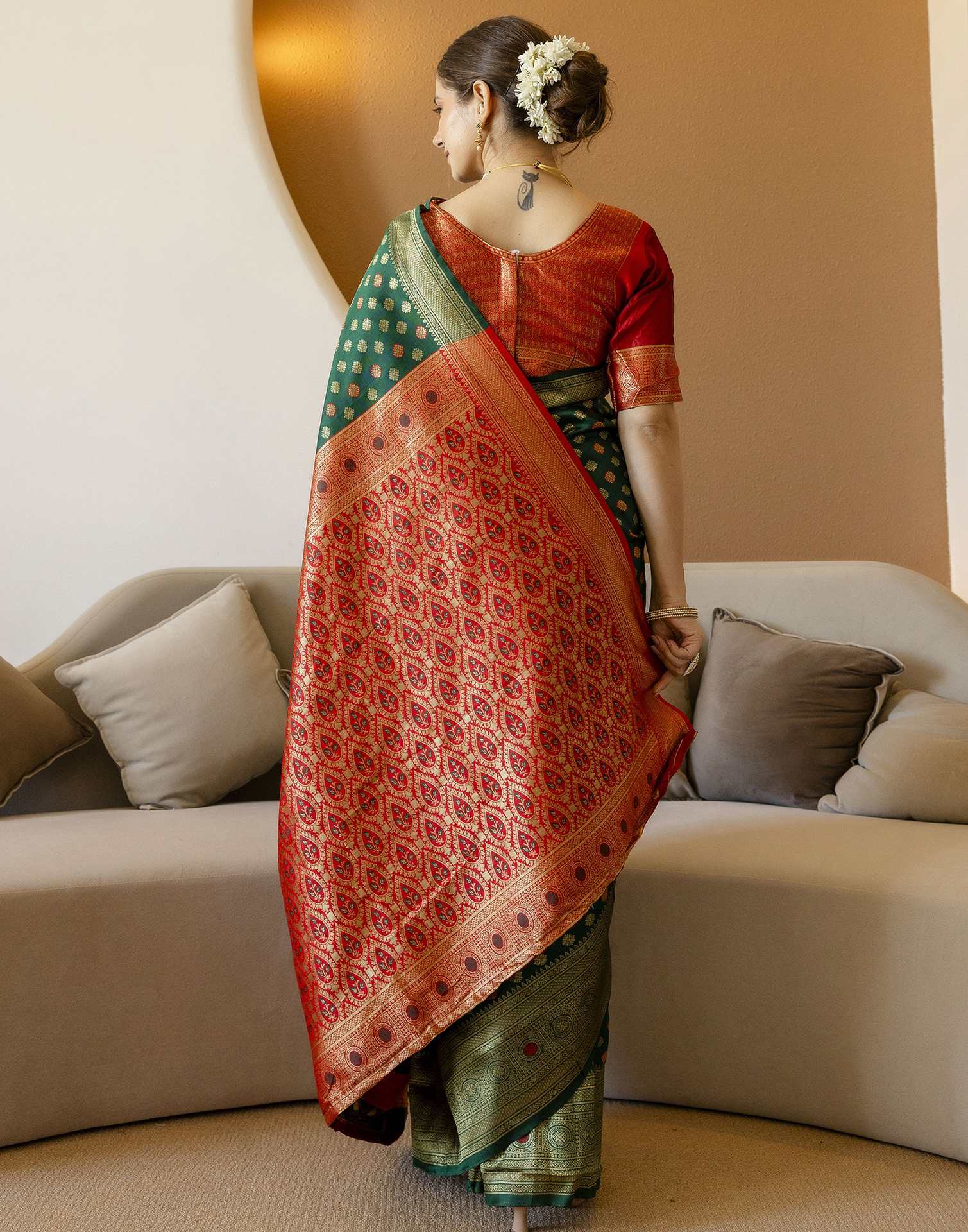 Dark Green Silk Woven Banarasi Saree - Image 8