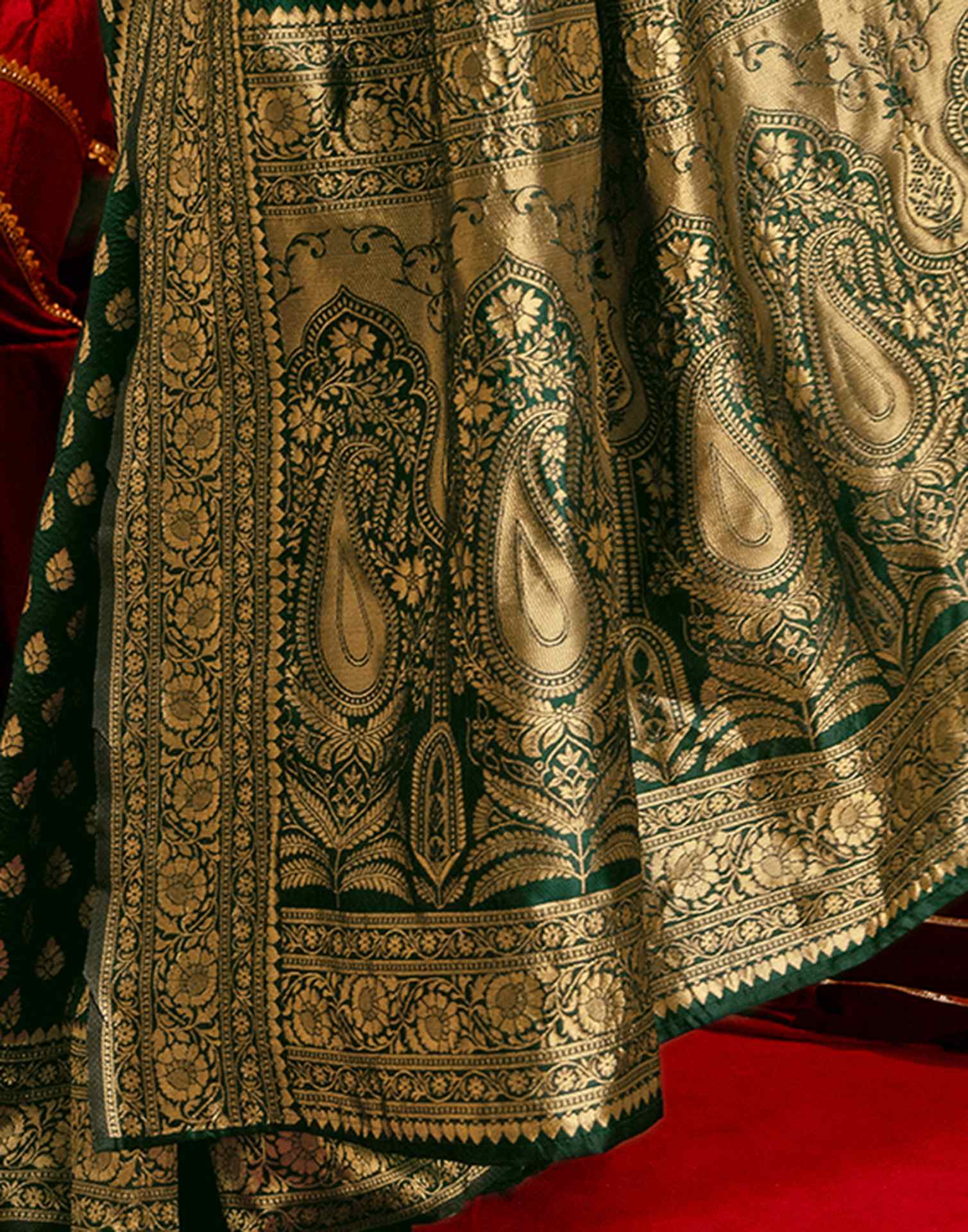 Dark Green Silk Woven Banarasi Saree - Image 9