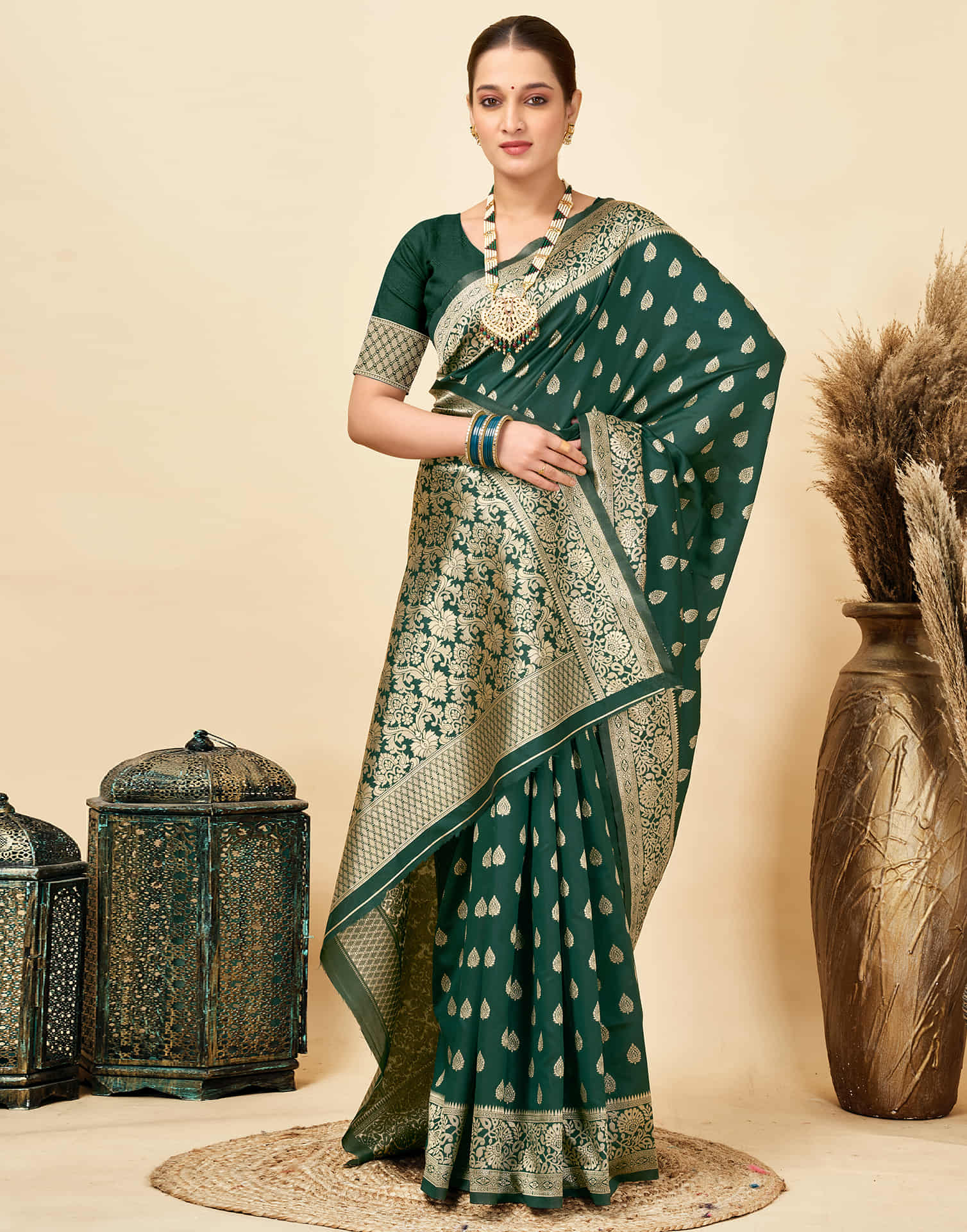 Dark Green Silk Woven Banarasi Saree - Image 4