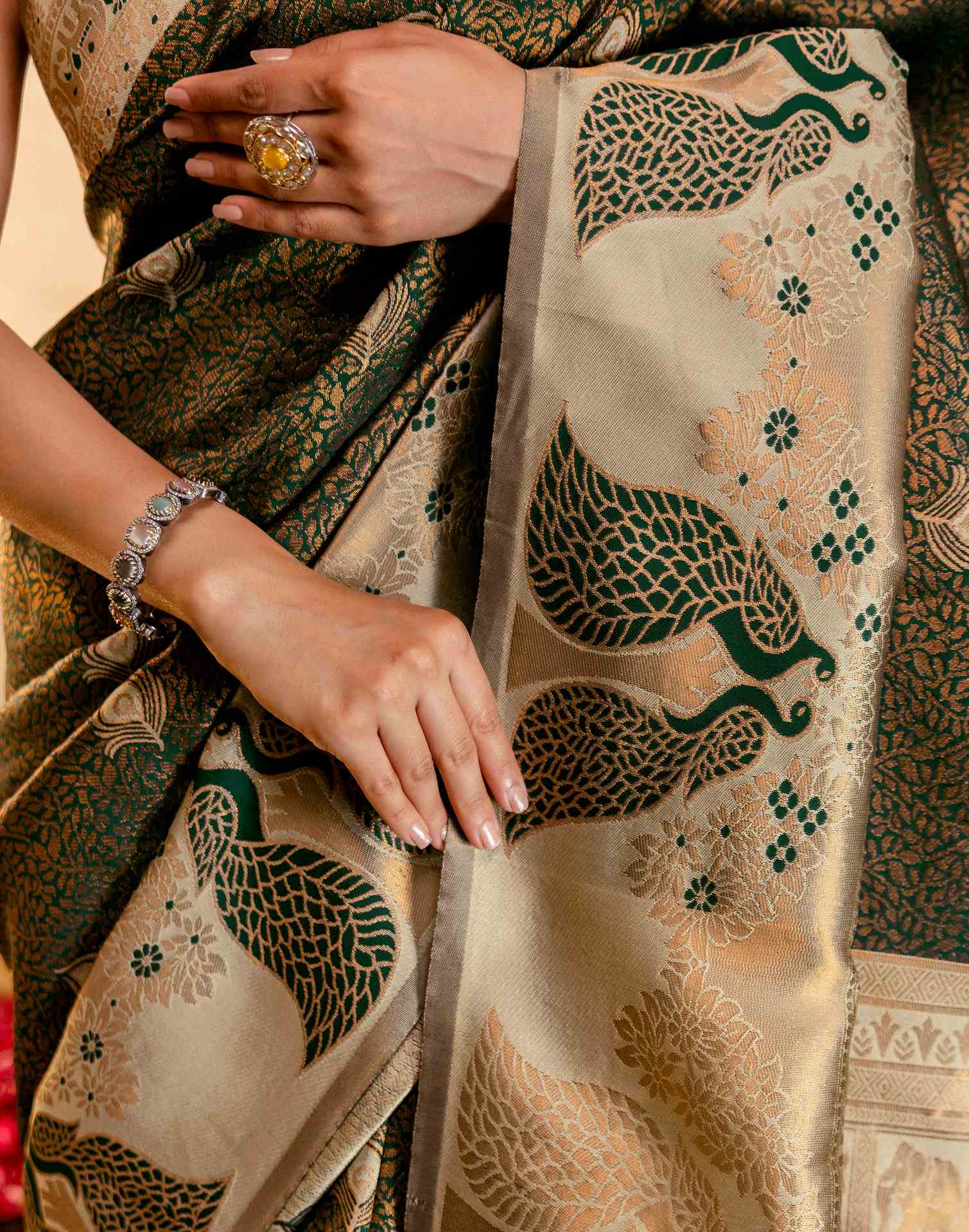 Dark Green Silk Woven Kanjivaram Saree - Image 14