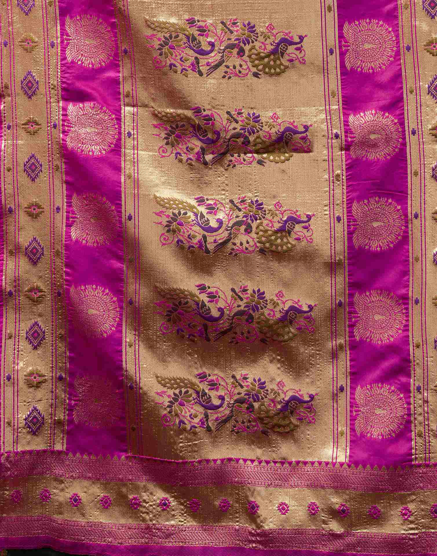 Dark Green Silk Woven Paithani Saree - Image 7