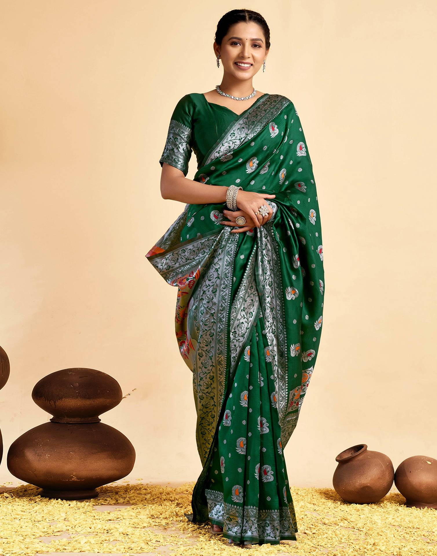 Dark Green Silk Woven Paithani Saree - Image 7