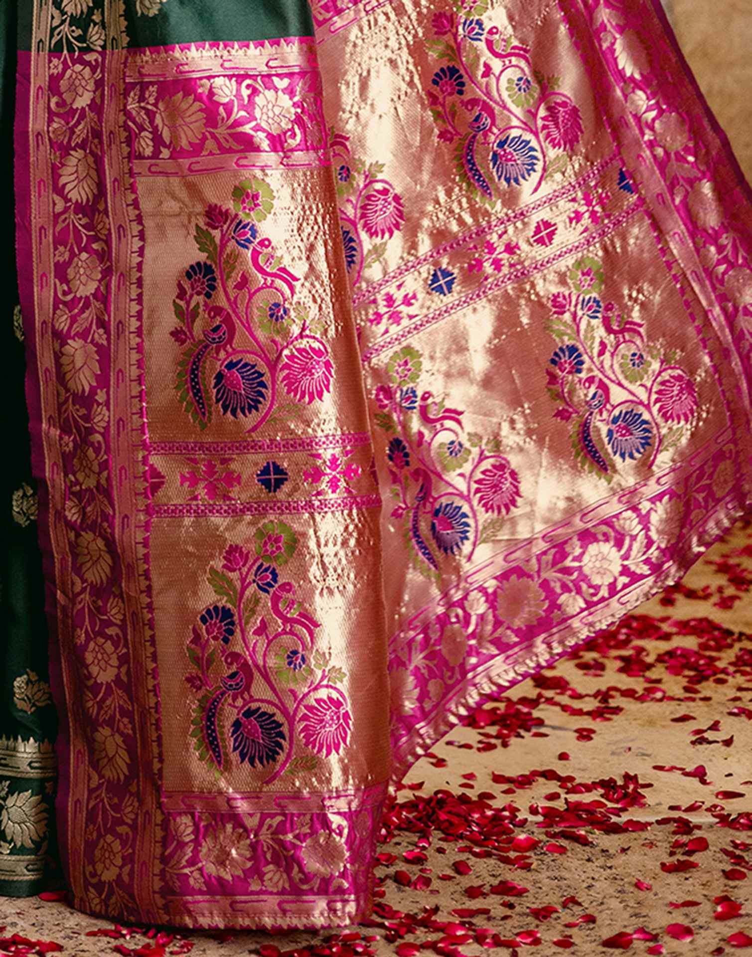 Dark Green Silk Woven Paithani Saree - Image 11