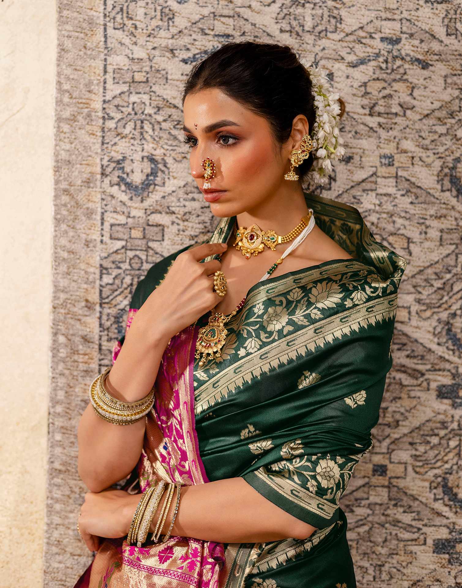 Dark Green Silk Woven Paithani Saree - Image 4