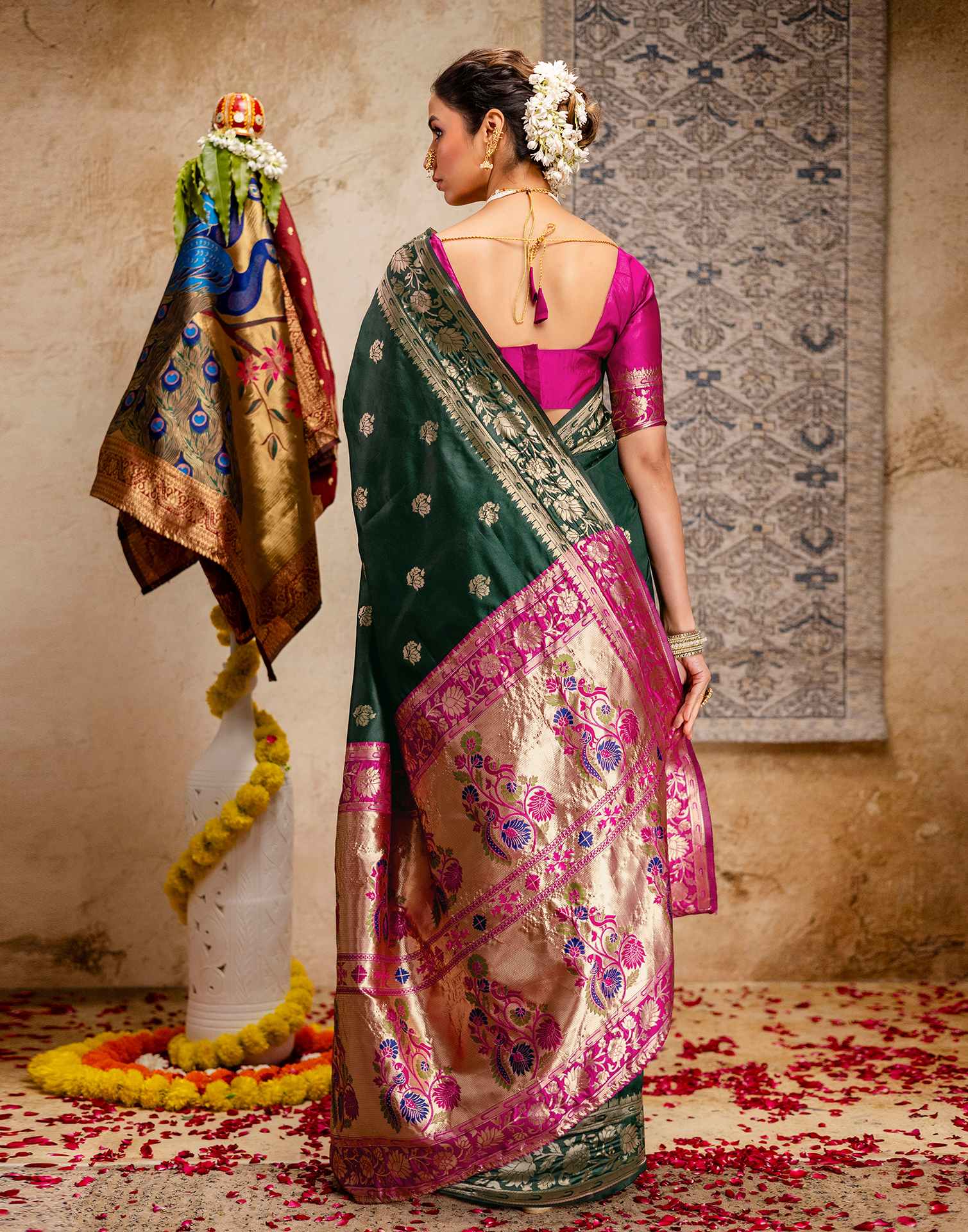 Dark Green Silk Woven Paithani Saree - Image 7