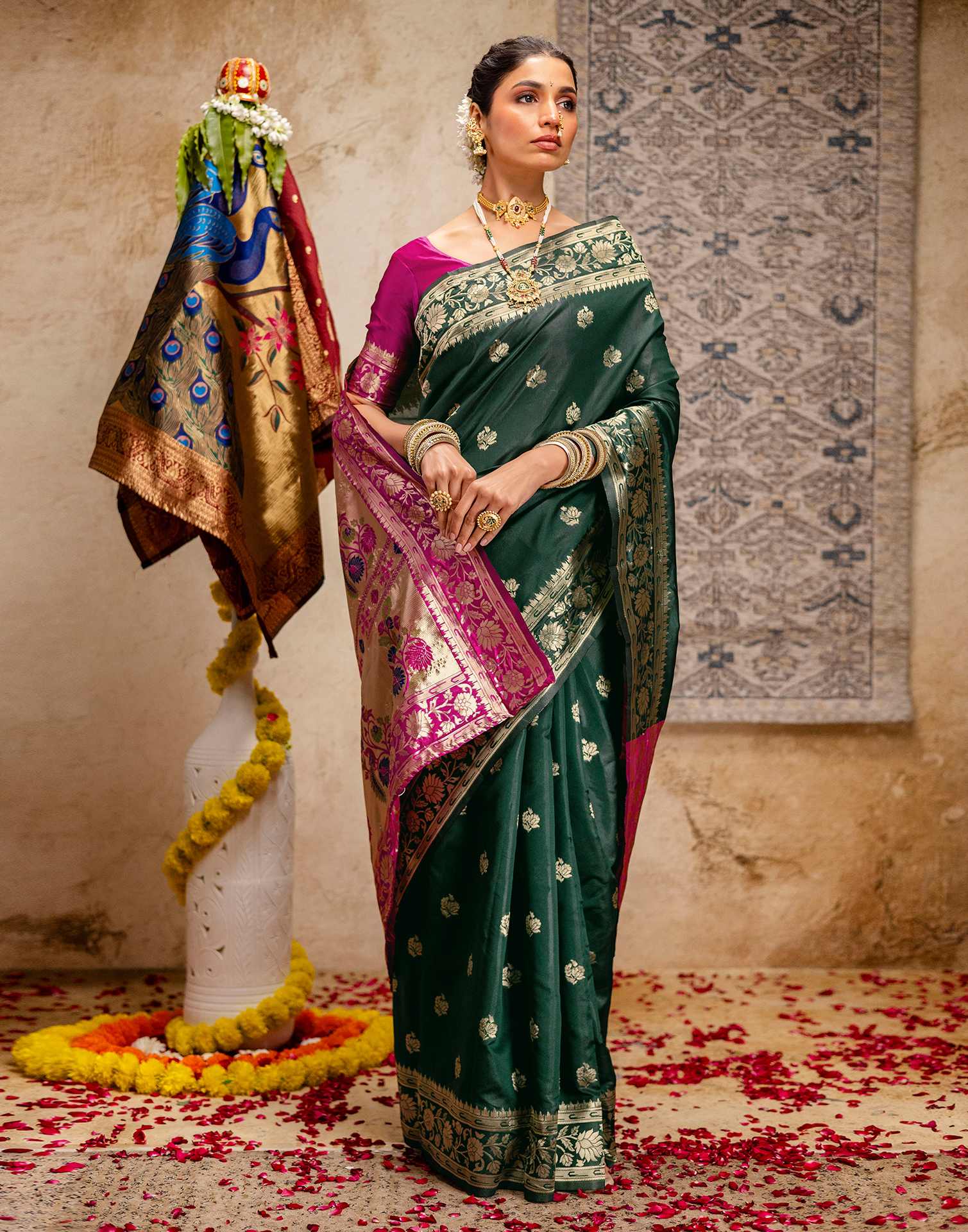 Dark Green Silk Woven Paithani Saree - Image 9