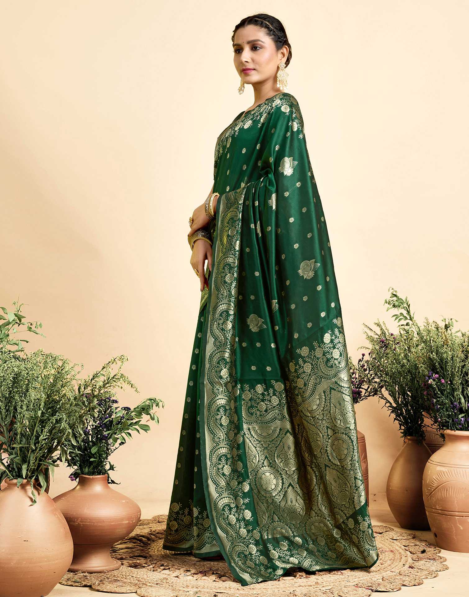 Dark Green Silk Woven Banarasi Saree - Image 4