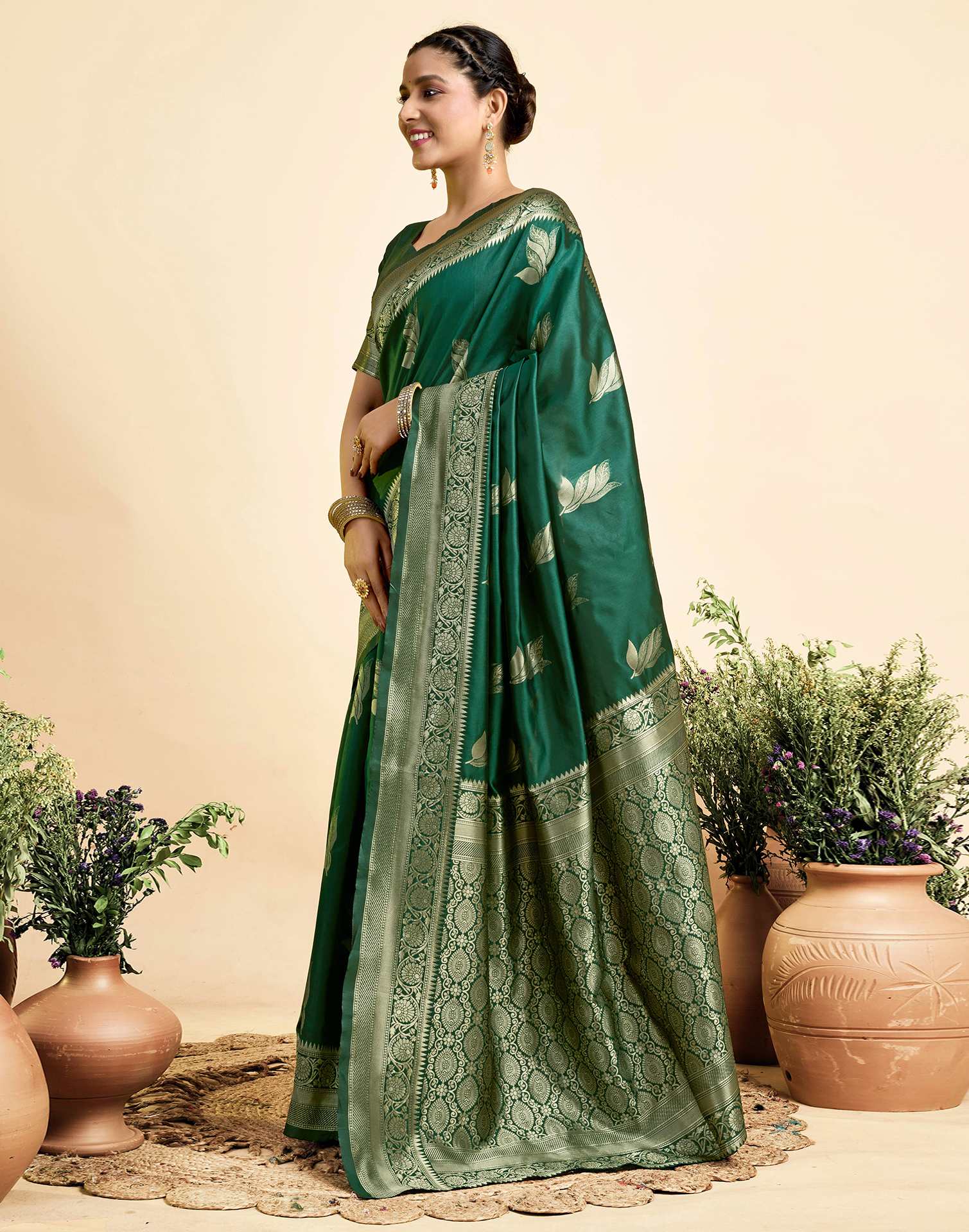 Dark Green Silk Woven Banarasi Saree - Image 4