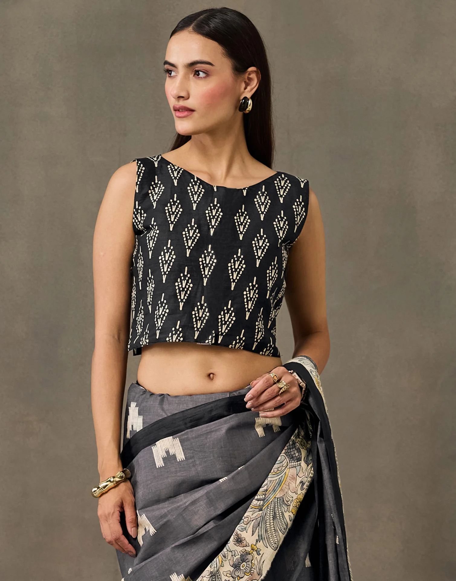 Dark Grey Cotton Printed Kalamkari Saree - Image 10