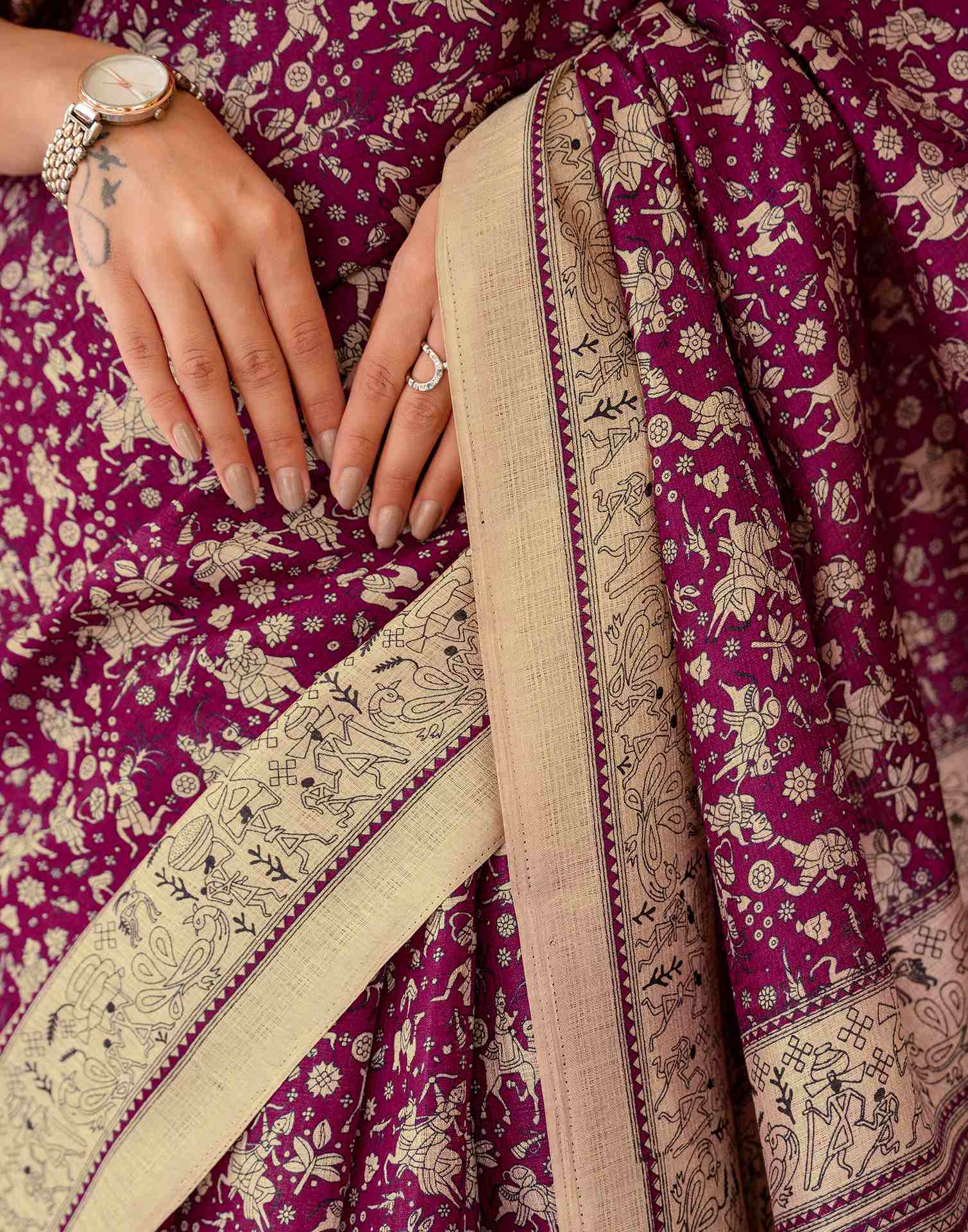 Dark Magenta Khadi Warli Printed Saree - Image 11