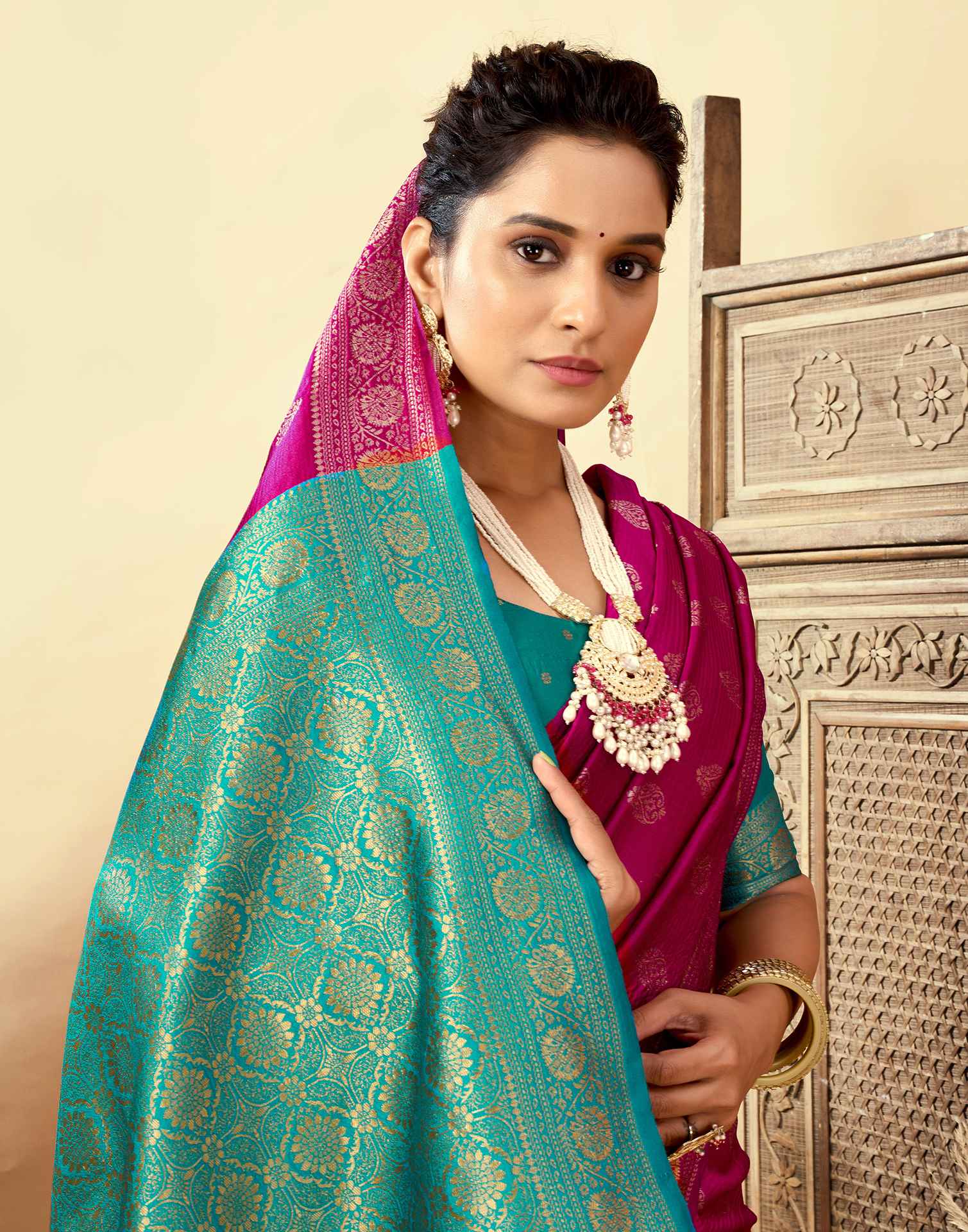 Dark Magenta Silk Woven Banarasi Saree - Image 2