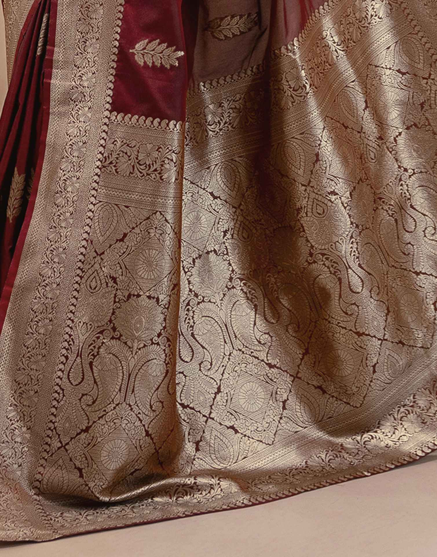 Dark Maroon Silk Woven Banarasi Saree - Image 11