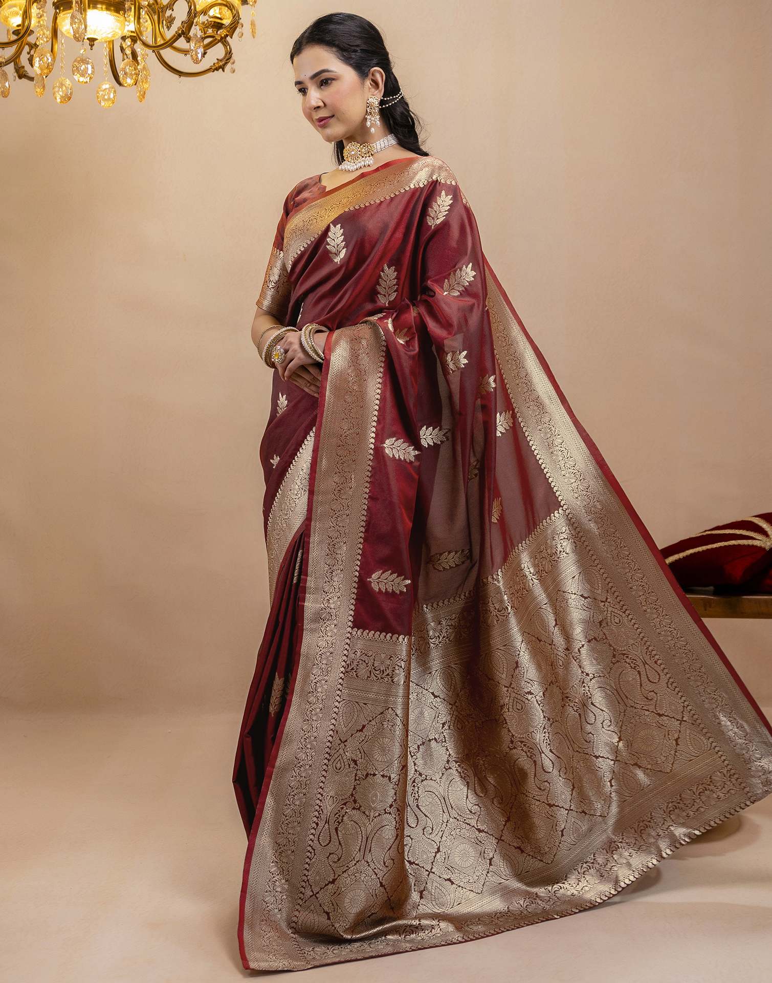 Dark Maroon Silk Woven Banarasi Saree - Image 4