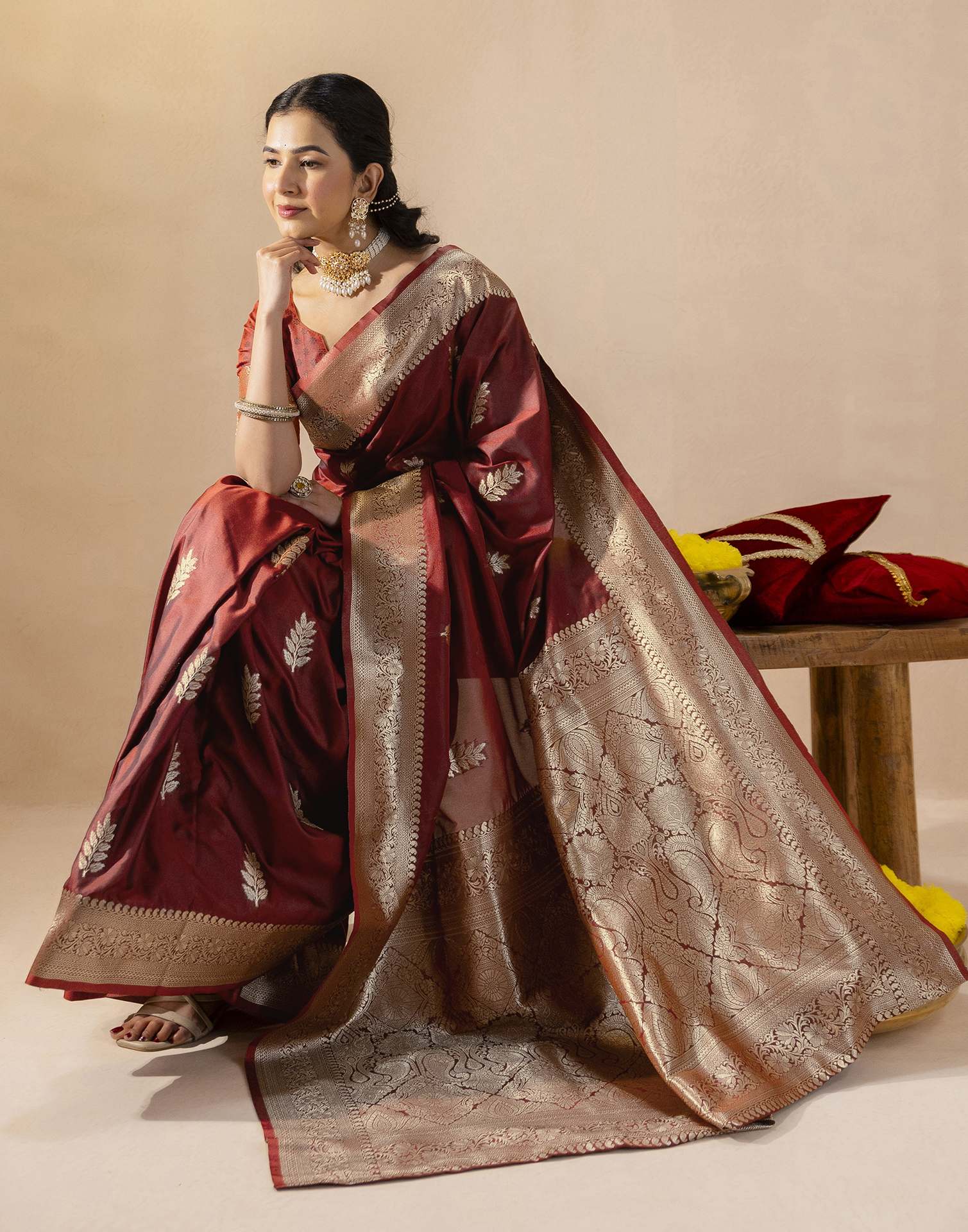 Dark Maroon Silk Woven Banarasi Saree - Image 8