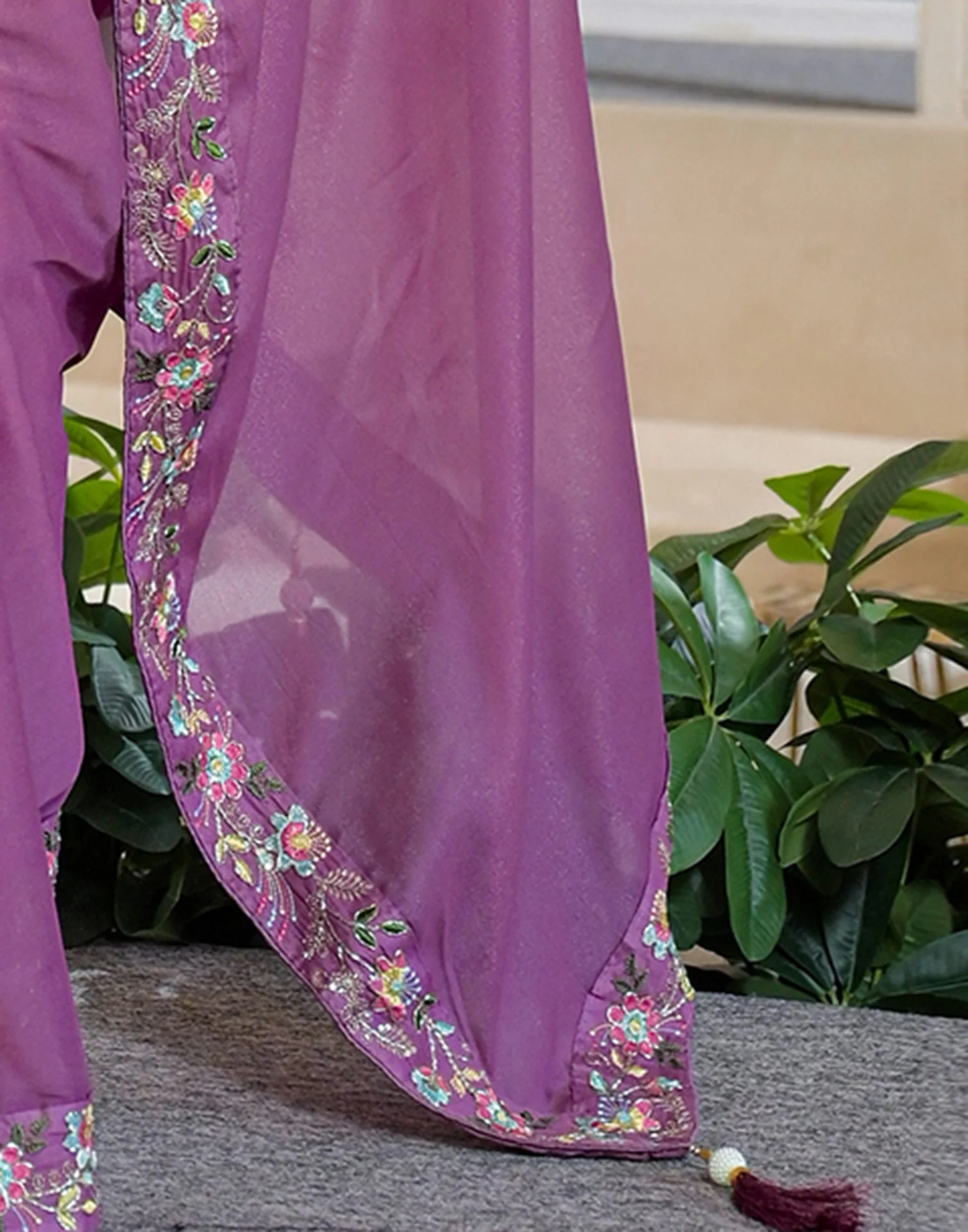 Dark Mauve Shimmer Georgette Embroidery Lace Saree - Image 10