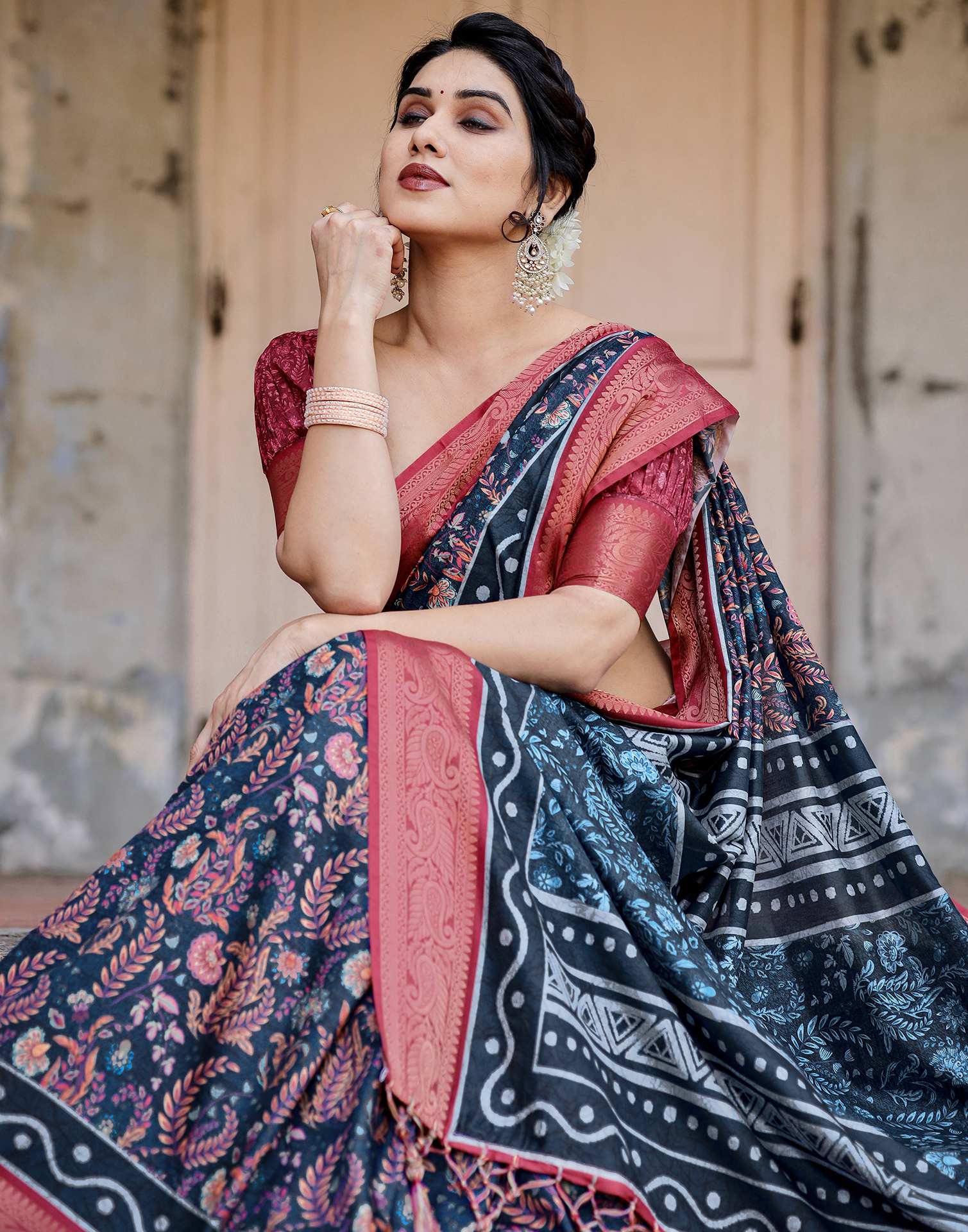 Dark Navy Blue Tussar Silk Printed Saree - Image 2
