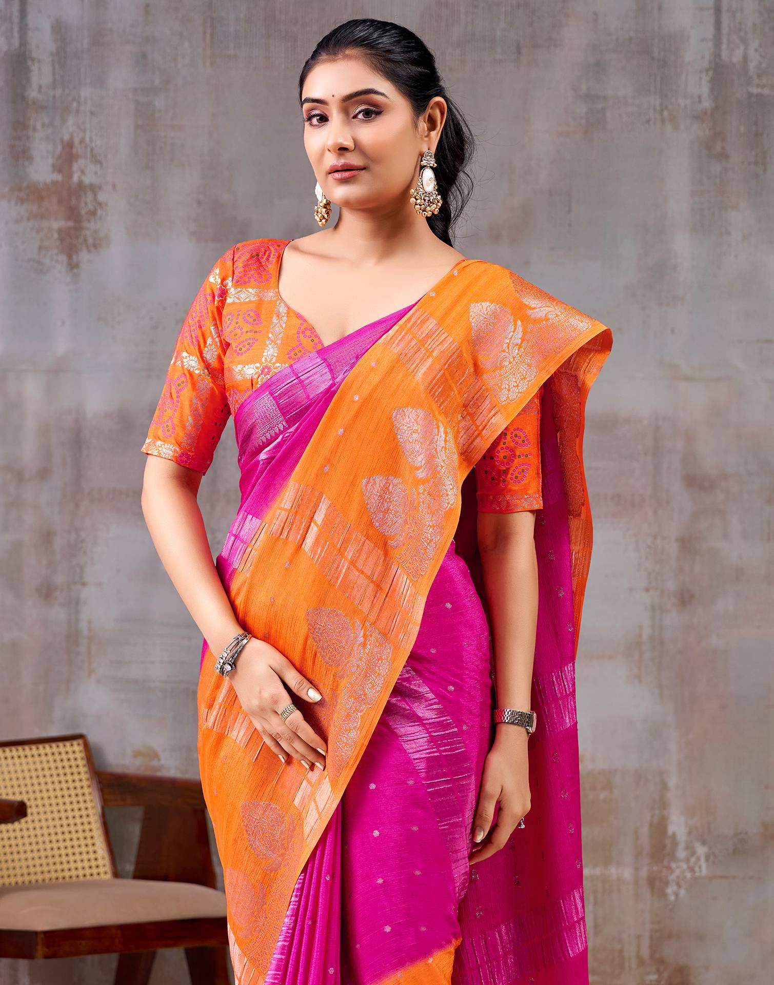 Dark Pink Chinnon Chiffon Woven Saree - Image 5