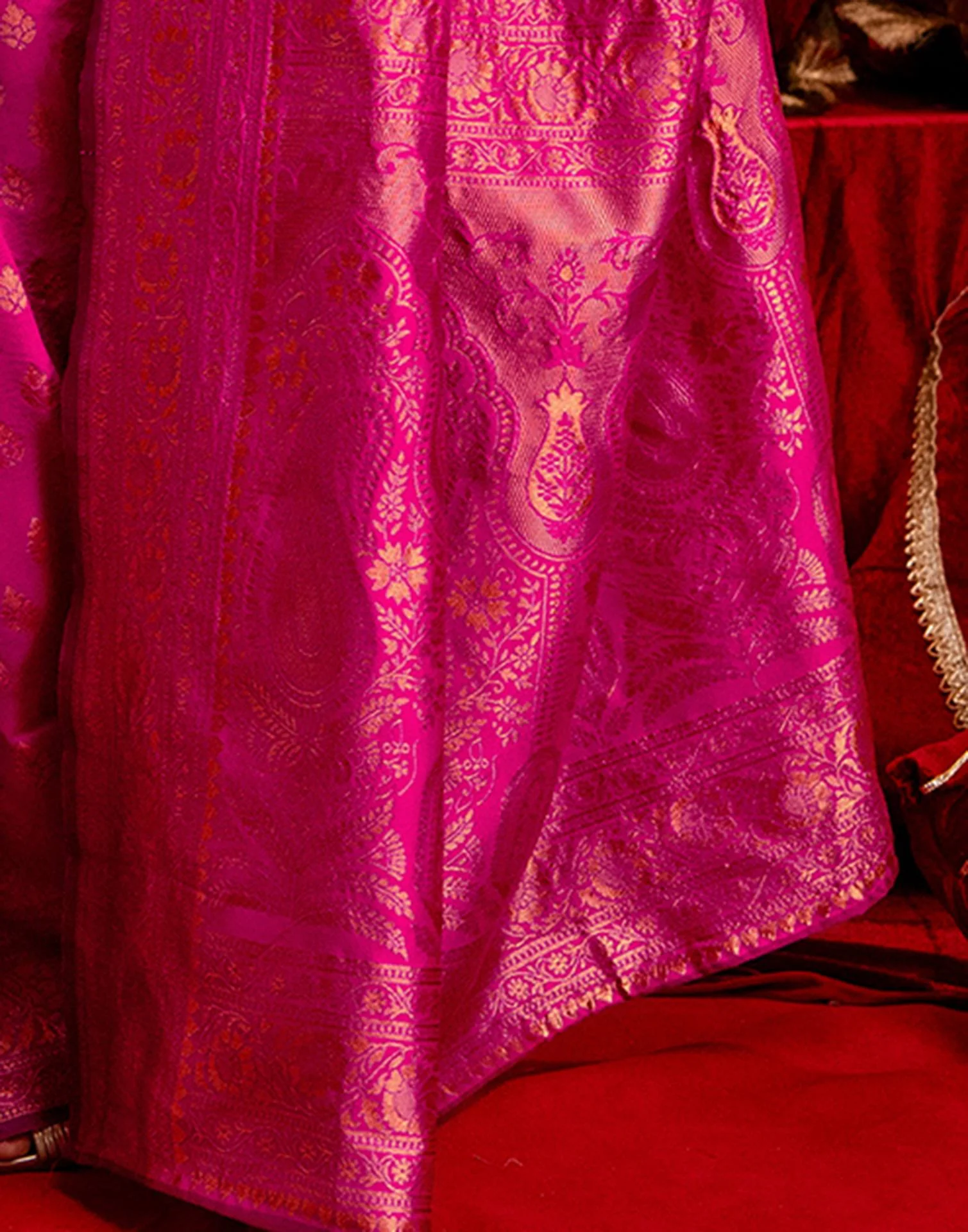 Dark Pink Silk Woven Banarasi Saree - Image 10
