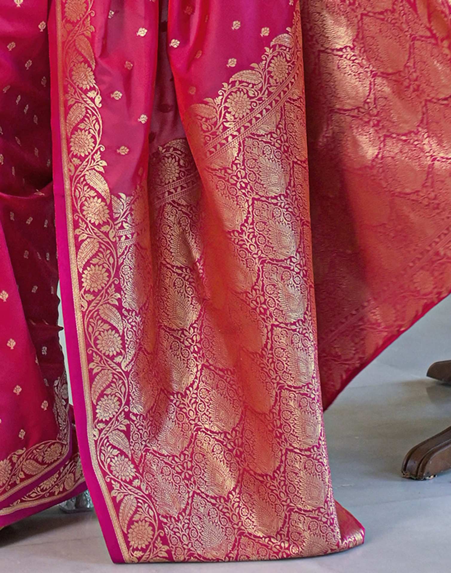 Dark Pink Silk Woven Banarasi Saree - Image 11