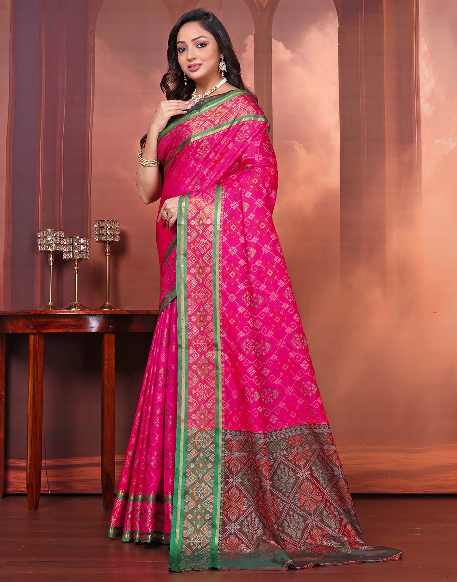 Dark Pink Silk Woven Patola Saree - Image 4