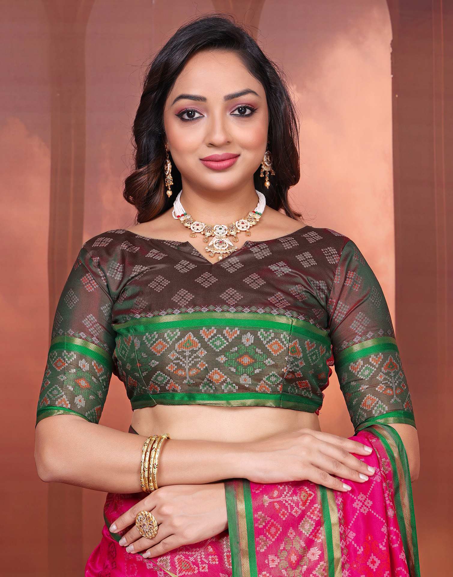 Dark Pink Silk Woven Patola Saree - Image 8
