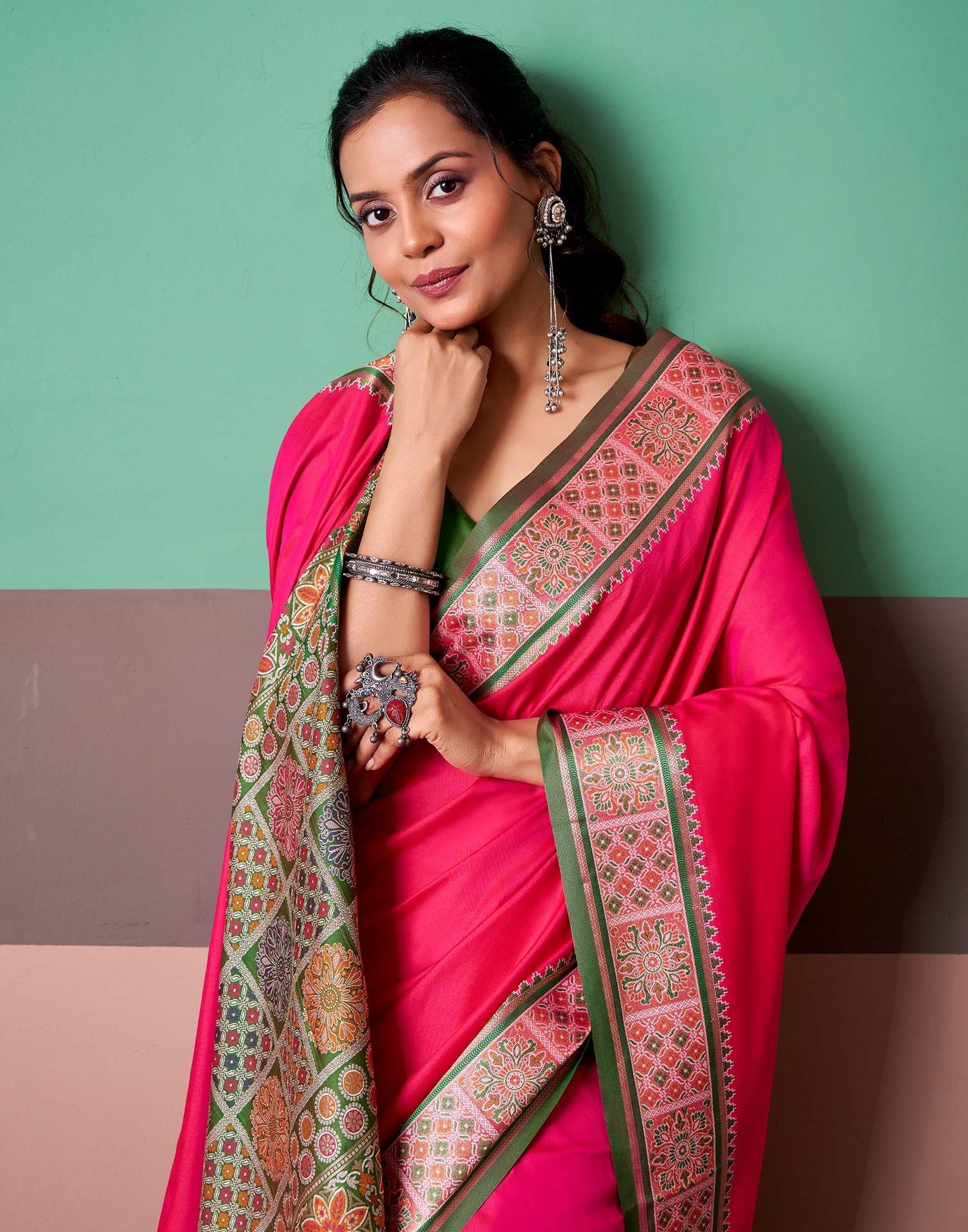 Dark Pink Silk Woven Patola Saree - Image 2