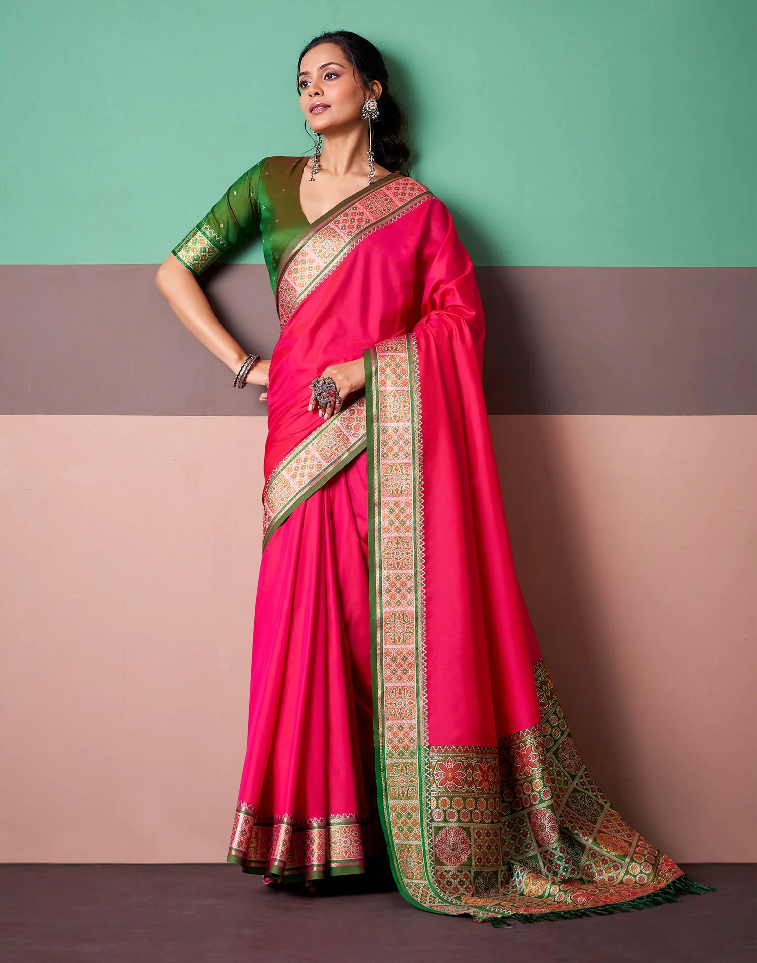Dark Pink Silk Woven Patola Saree - Image 5