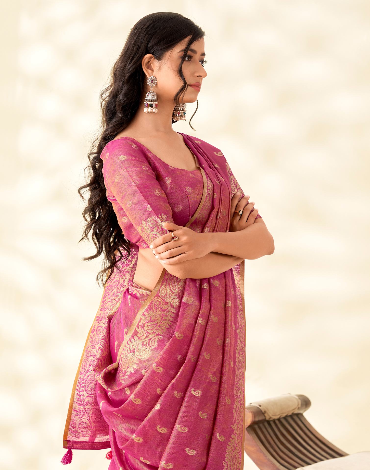 Dark Pink Tissue Linen Woven Saree - Image 4