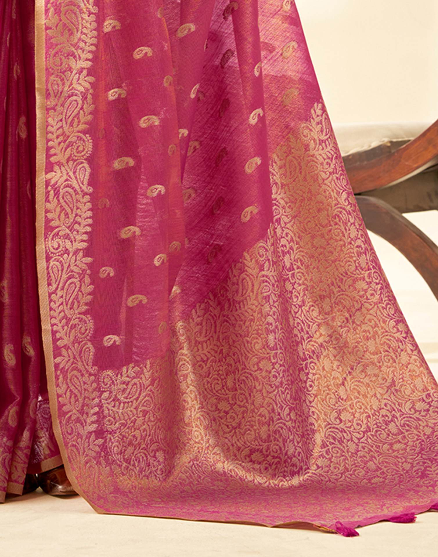 Dark Pink Tissue Linen Woven Saree - Image 6